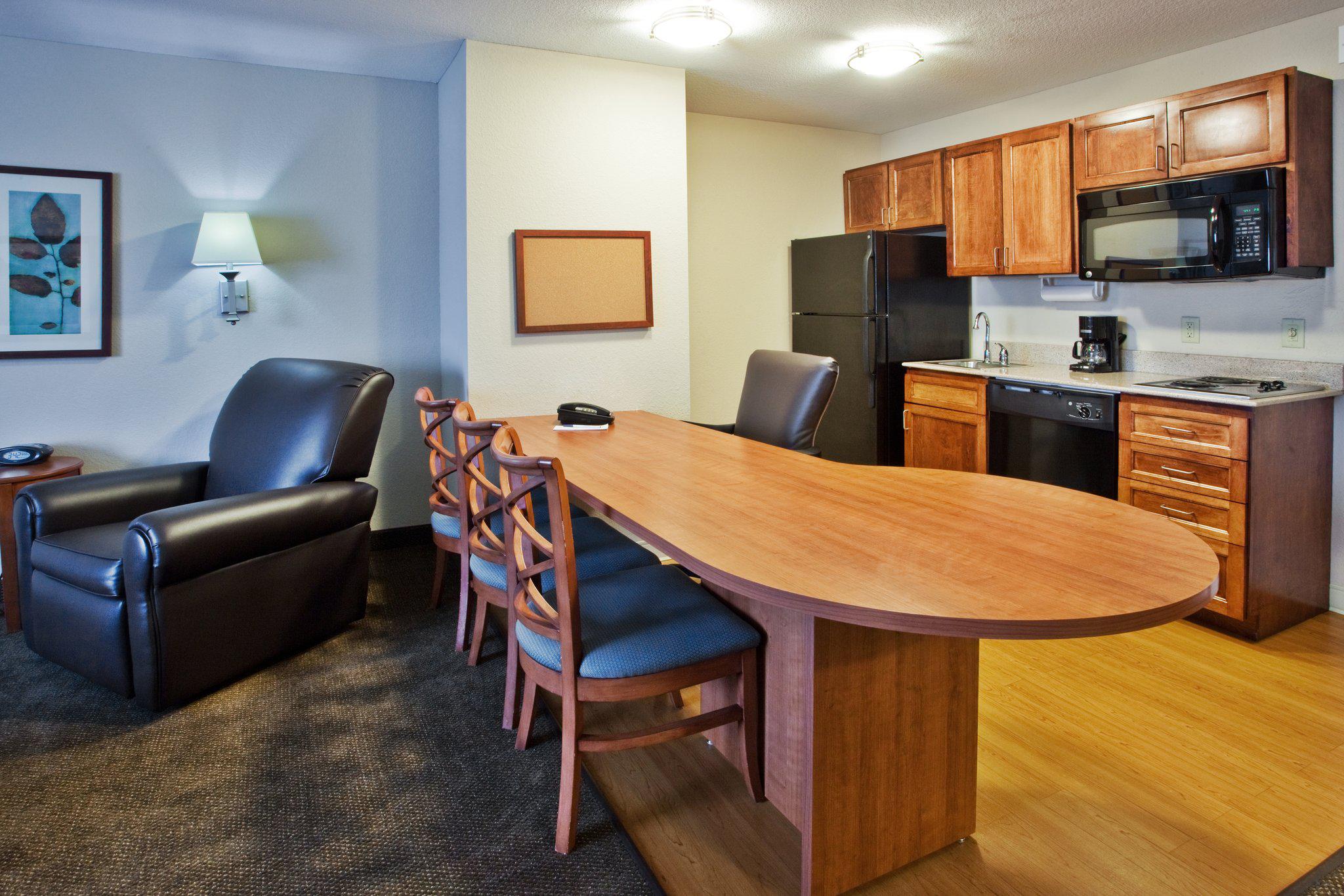 Candlewood Suites Macon Photo