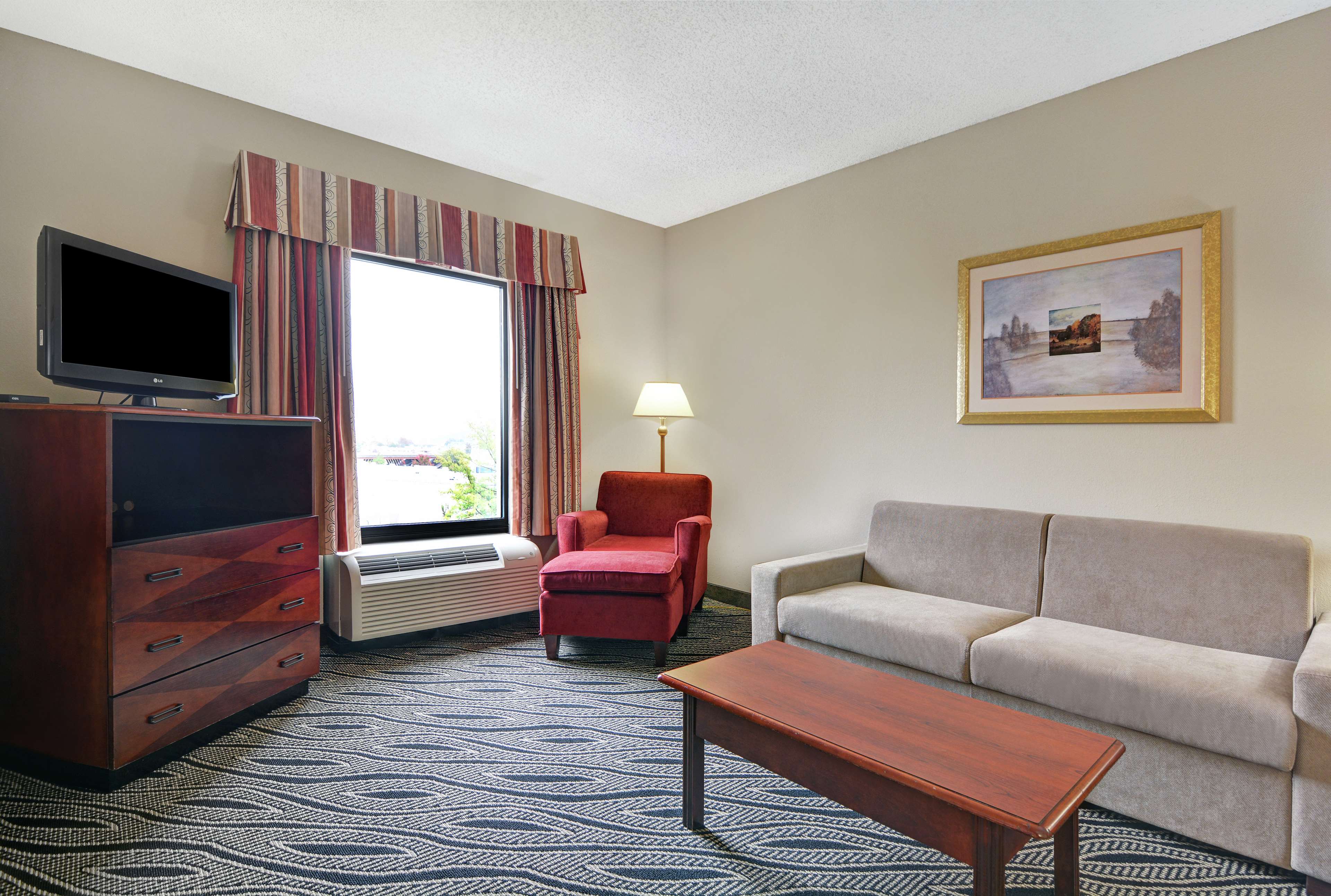 Hampton Inn Fayetteville Photo