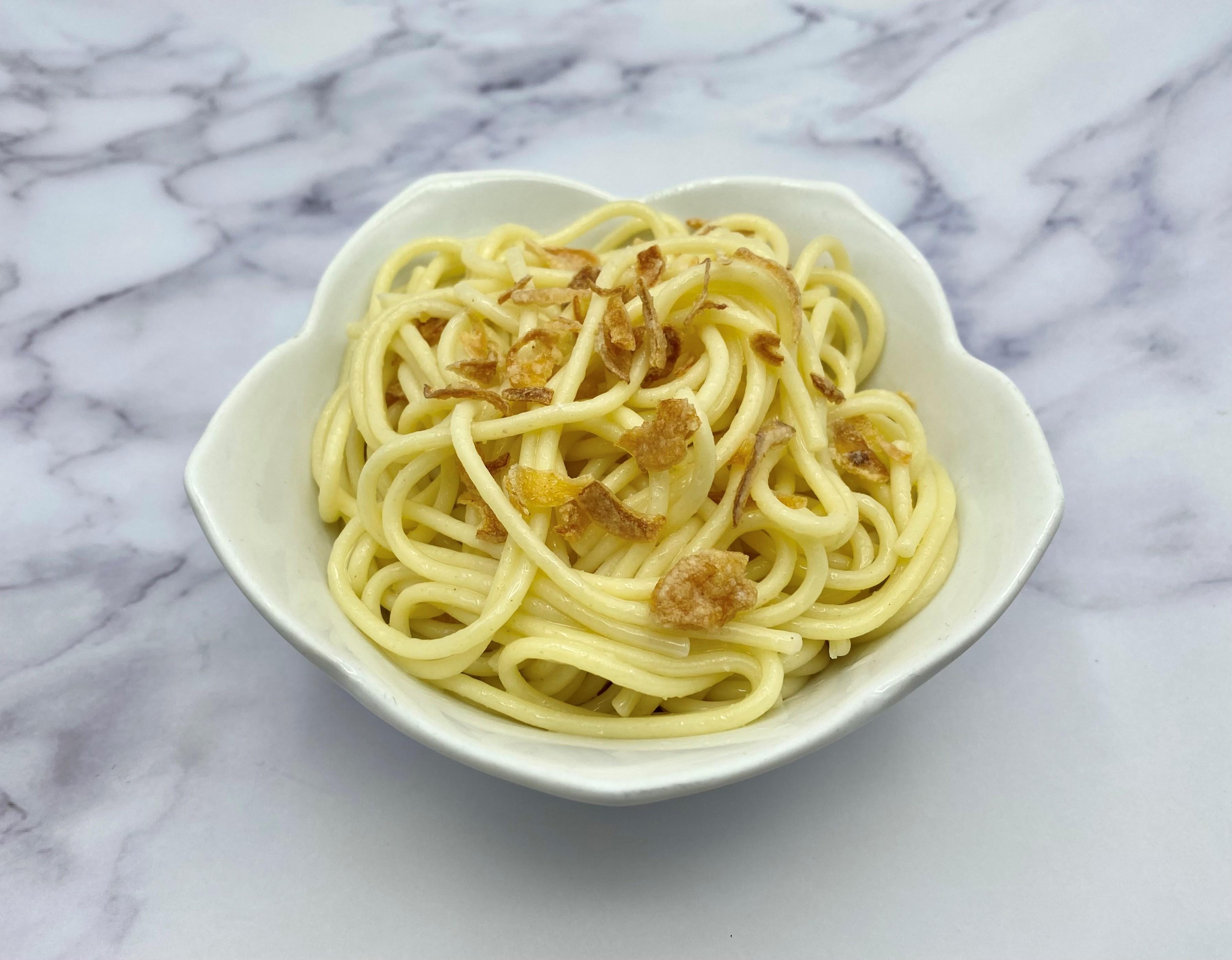 Side Spaghetti Mixed with Fried Red Onion
