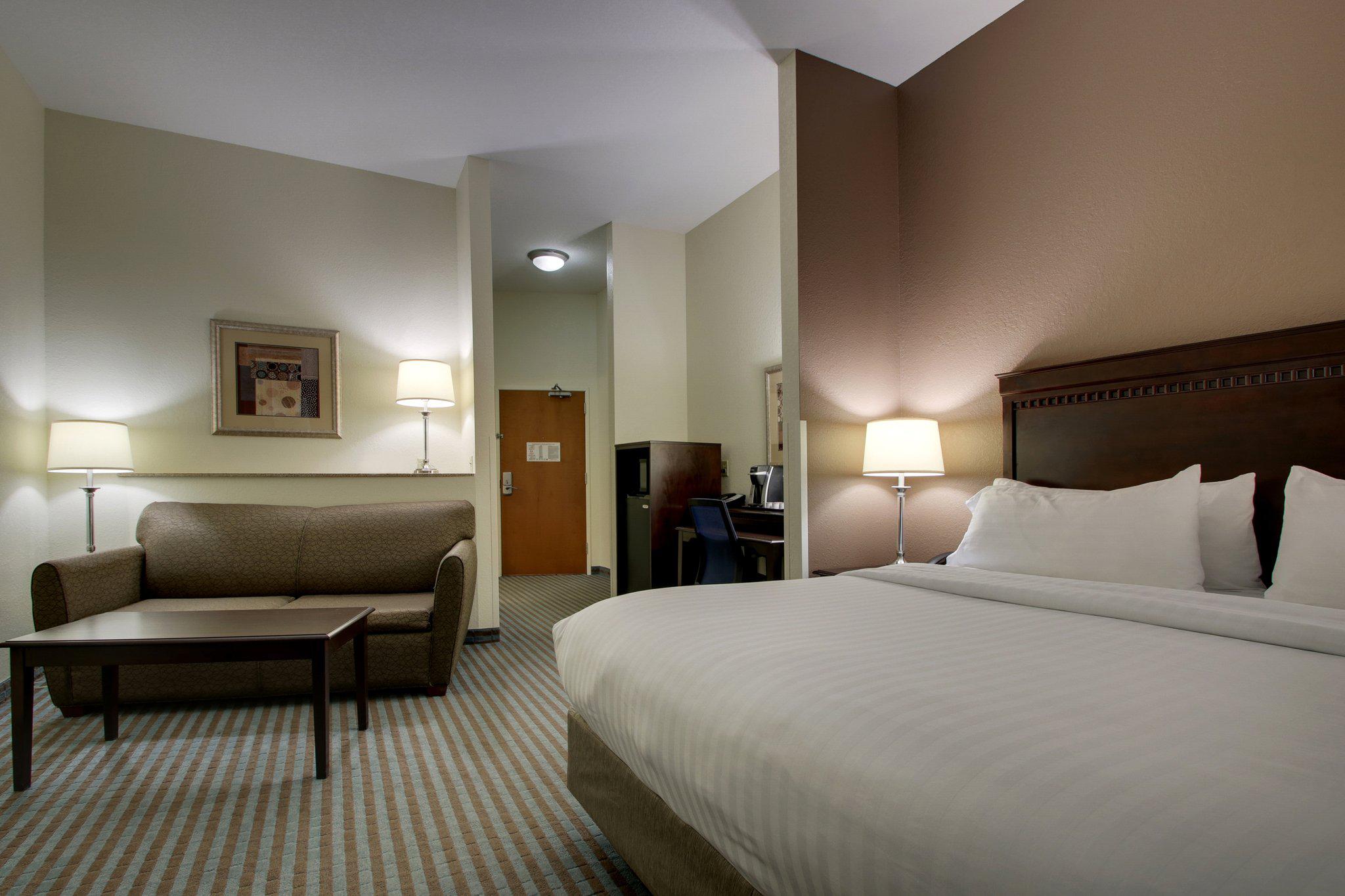 Holiday Inn Express Leland - Wilmington Area Photo