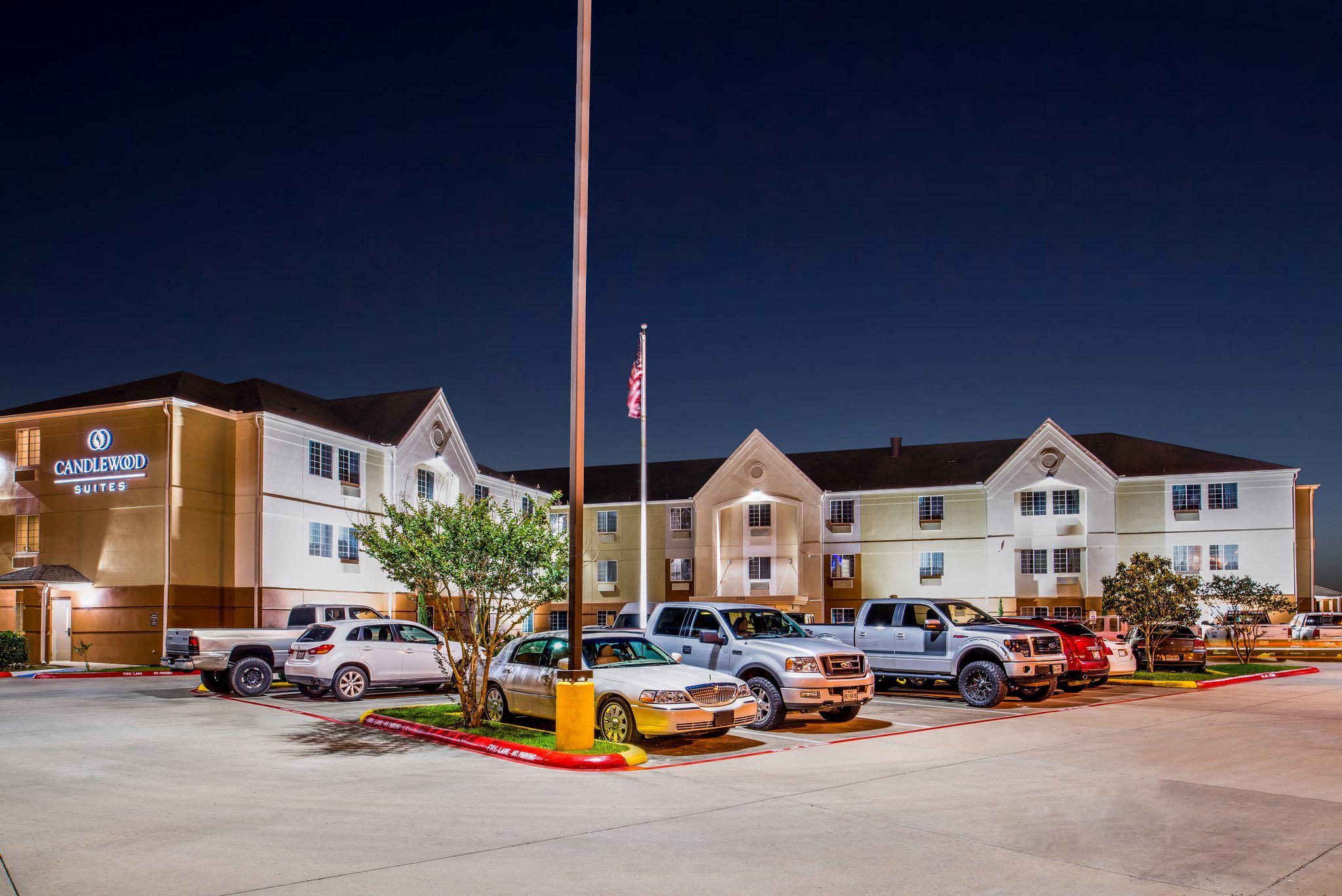 Candlewood Suites Beaumont Photo