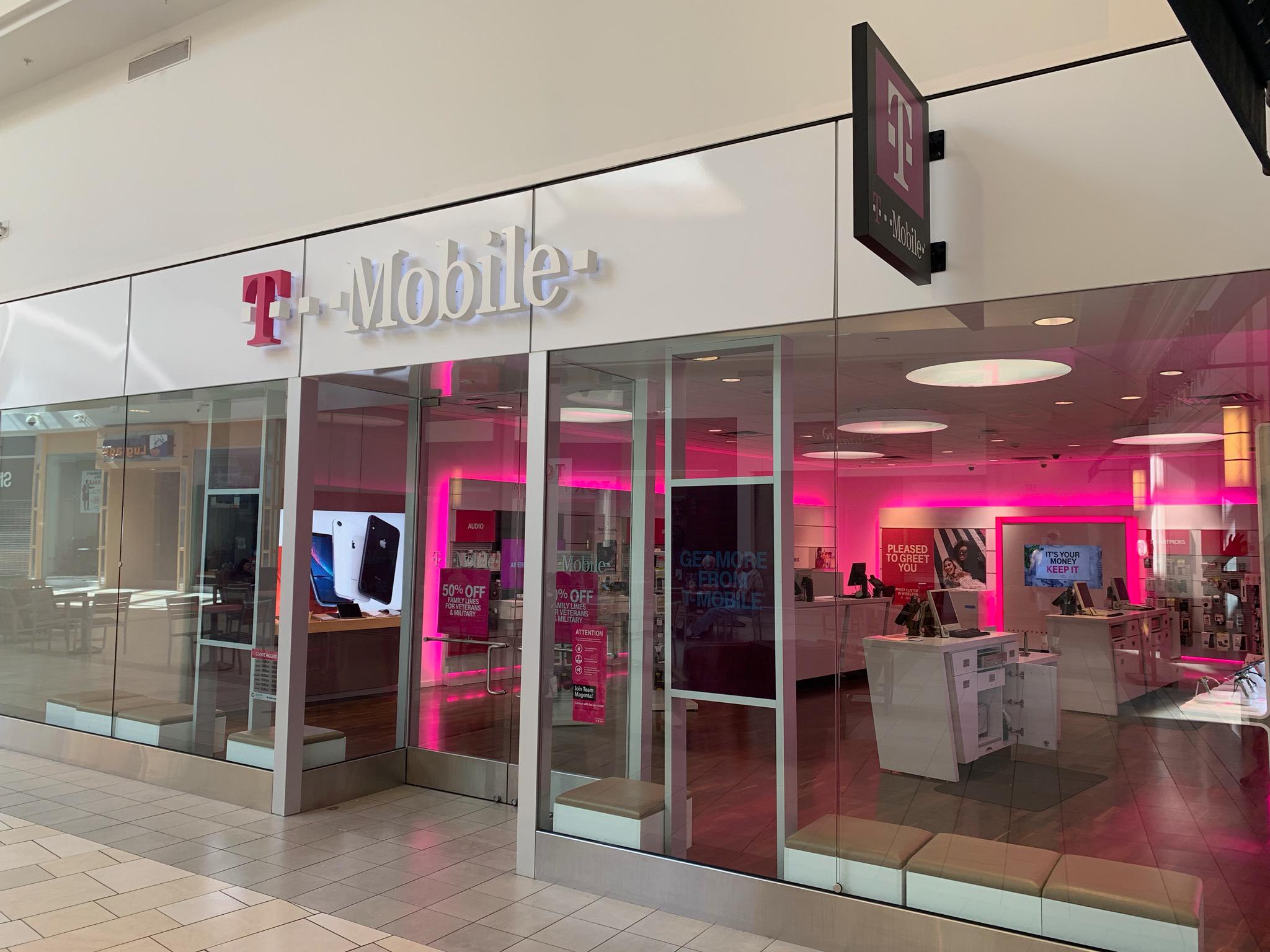 T-Mobile Kiosk Photo