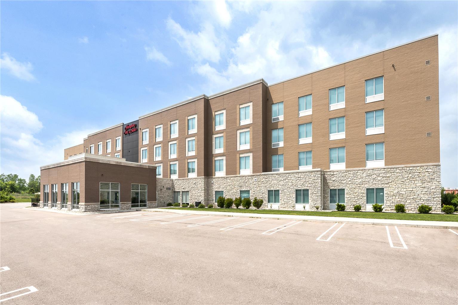 Hampton Inn & Suites Howell Image