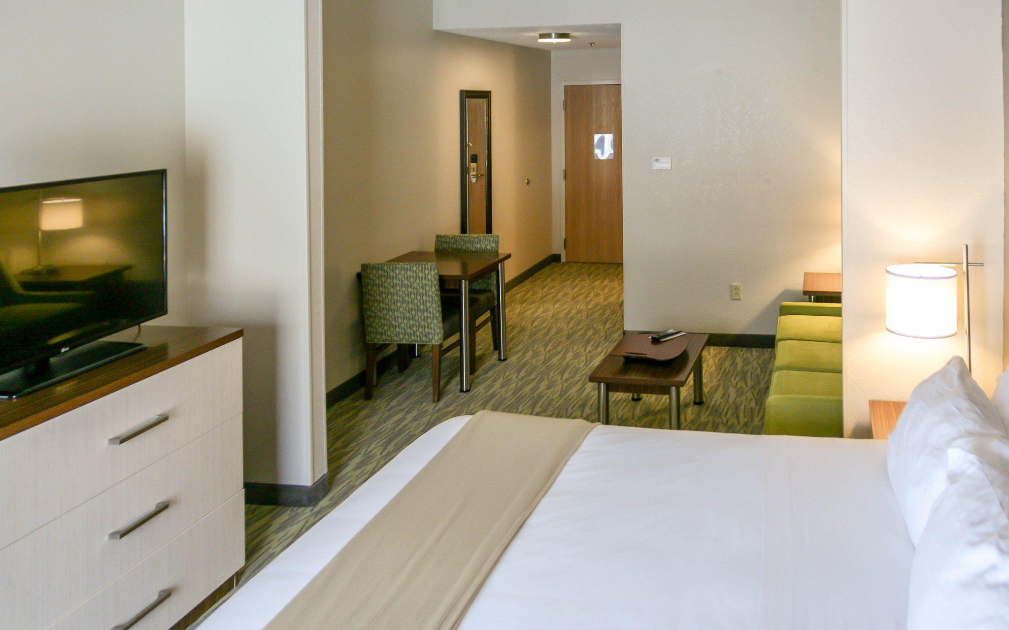 Holiday Inn Express & Suites Vicksburg Photo