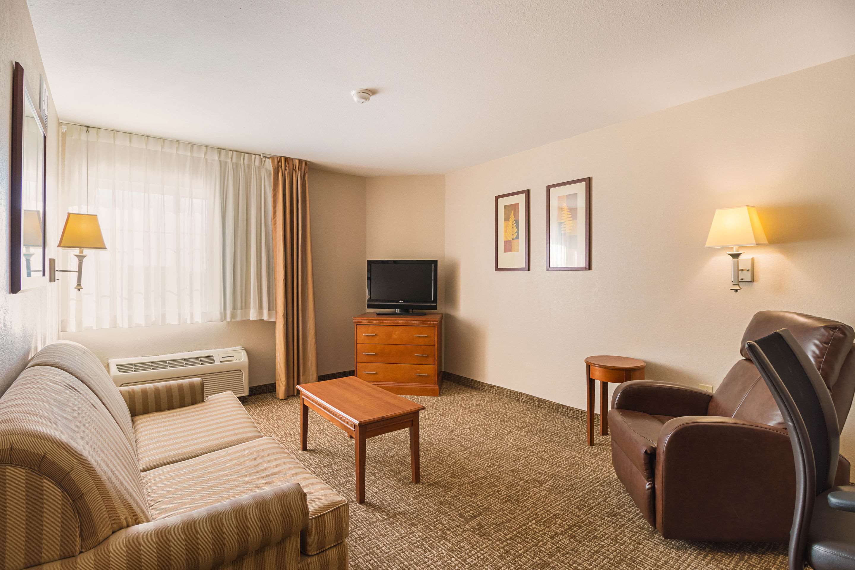Quality Inn & Suites Waterloo - Cedar Falls - Cedar Valley Photo