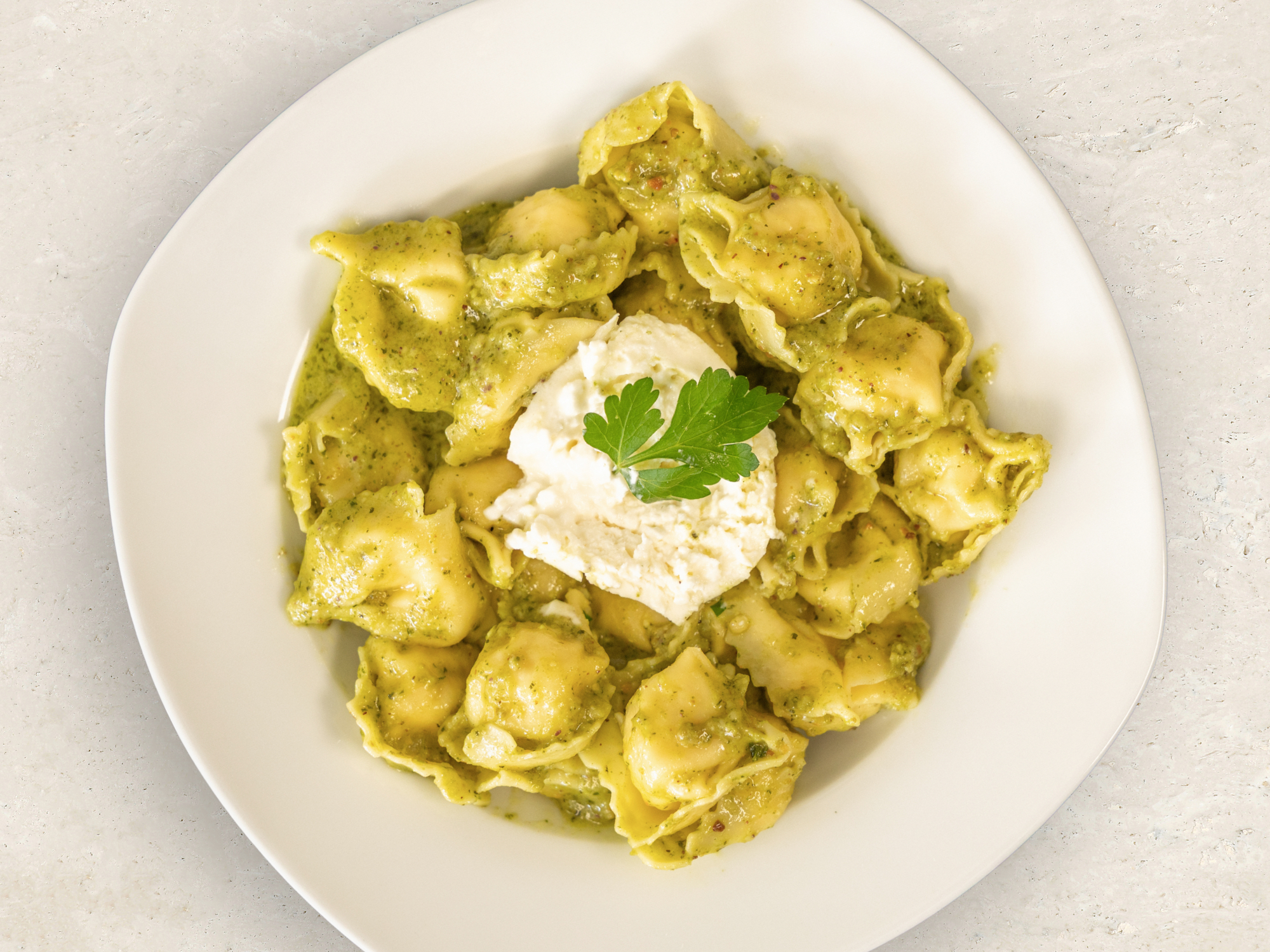 Tortellini con Pesto di Casa