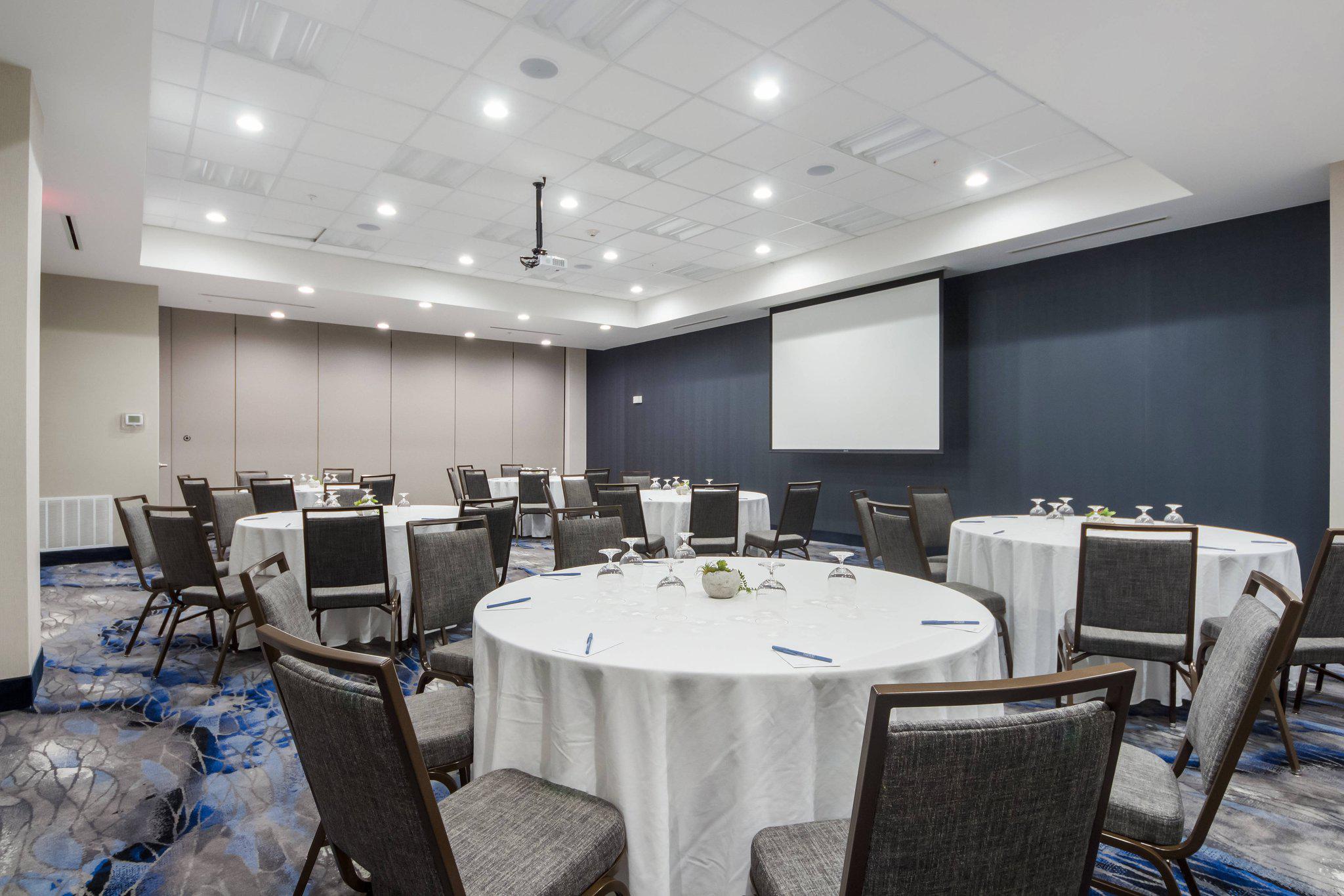 Fairfield Inn & Suites by Marriott Dallas Plano/Frisco Photo