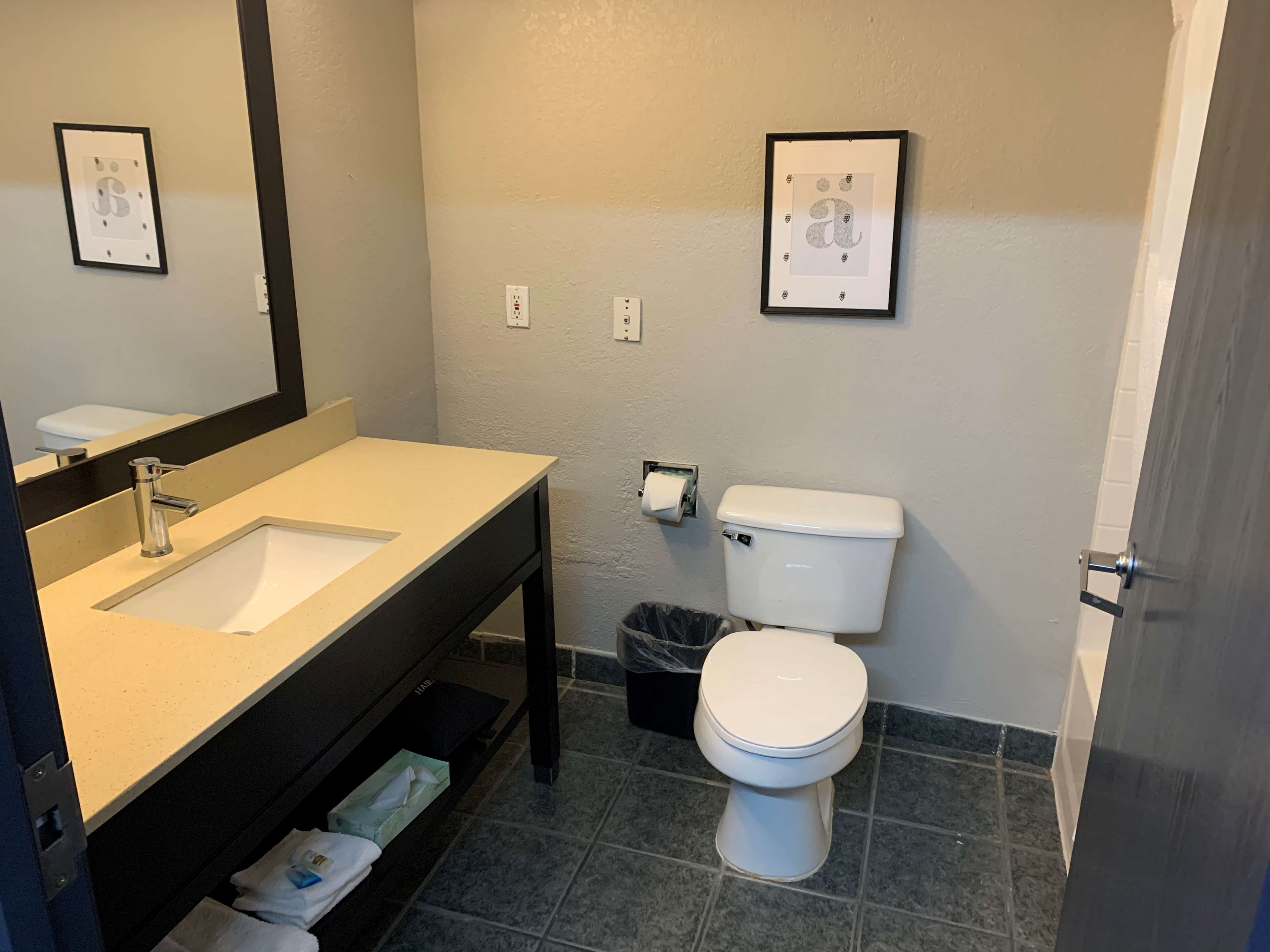 SureStay Plus by Best Western San Antonio Fort Sam Houston Photo