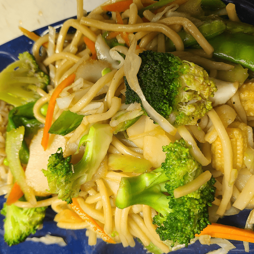 Veggies lomein noodles