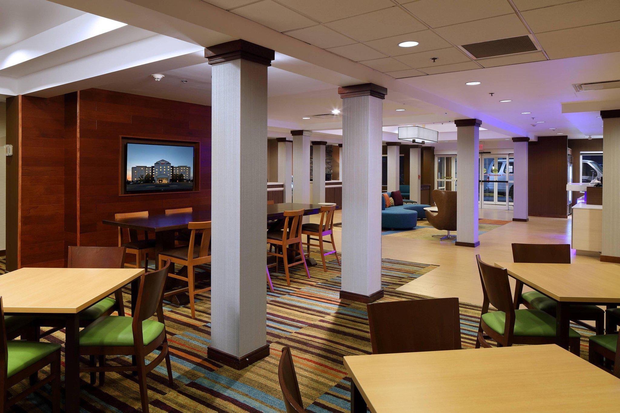 Fairfield Inn & Suites by Marriott Newark Liberty International Airport Photo