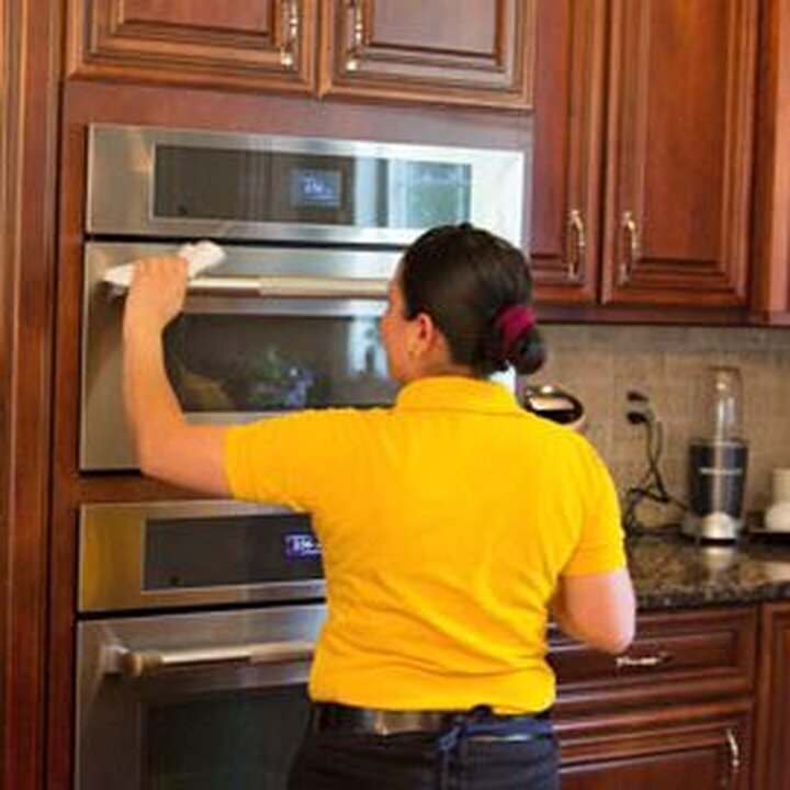 Laly's Cleaning Services Image