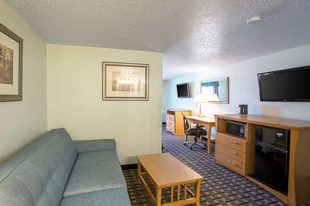 Images Quality Inn & Suites