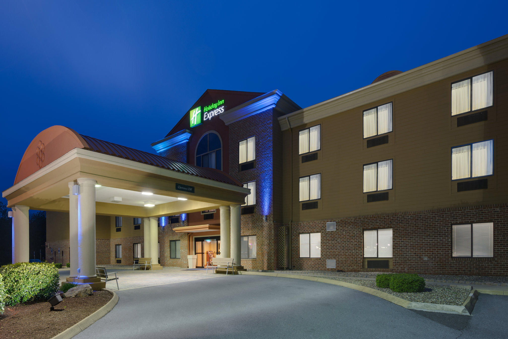 Holiday Inn Express Charles Town Photo