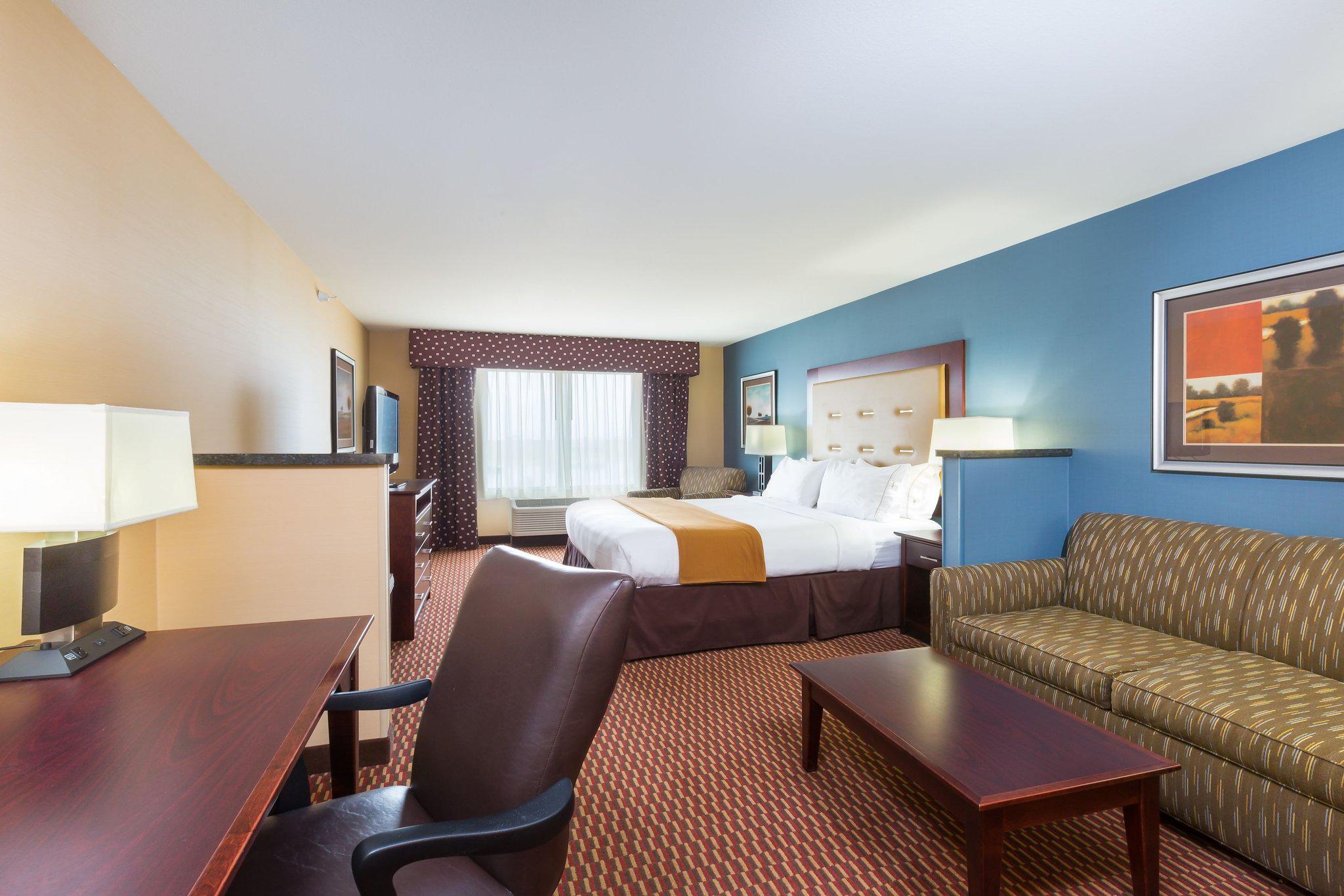 Holiday Inn Express & Suites Helena Photo