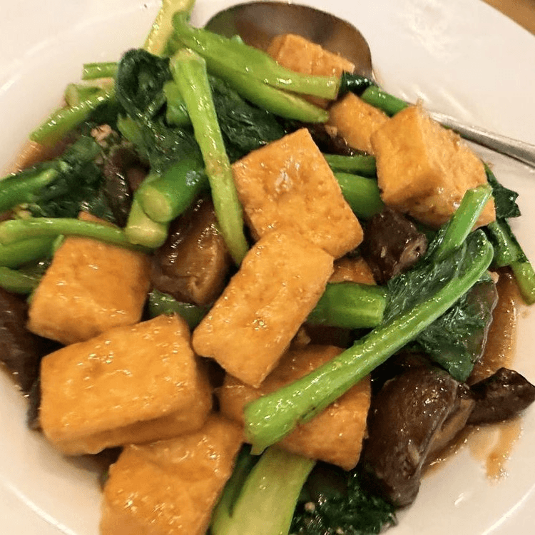 V5 - Tofu with Black Mushrooms (Đậu Hũ Xào Nấm Đông Cô)