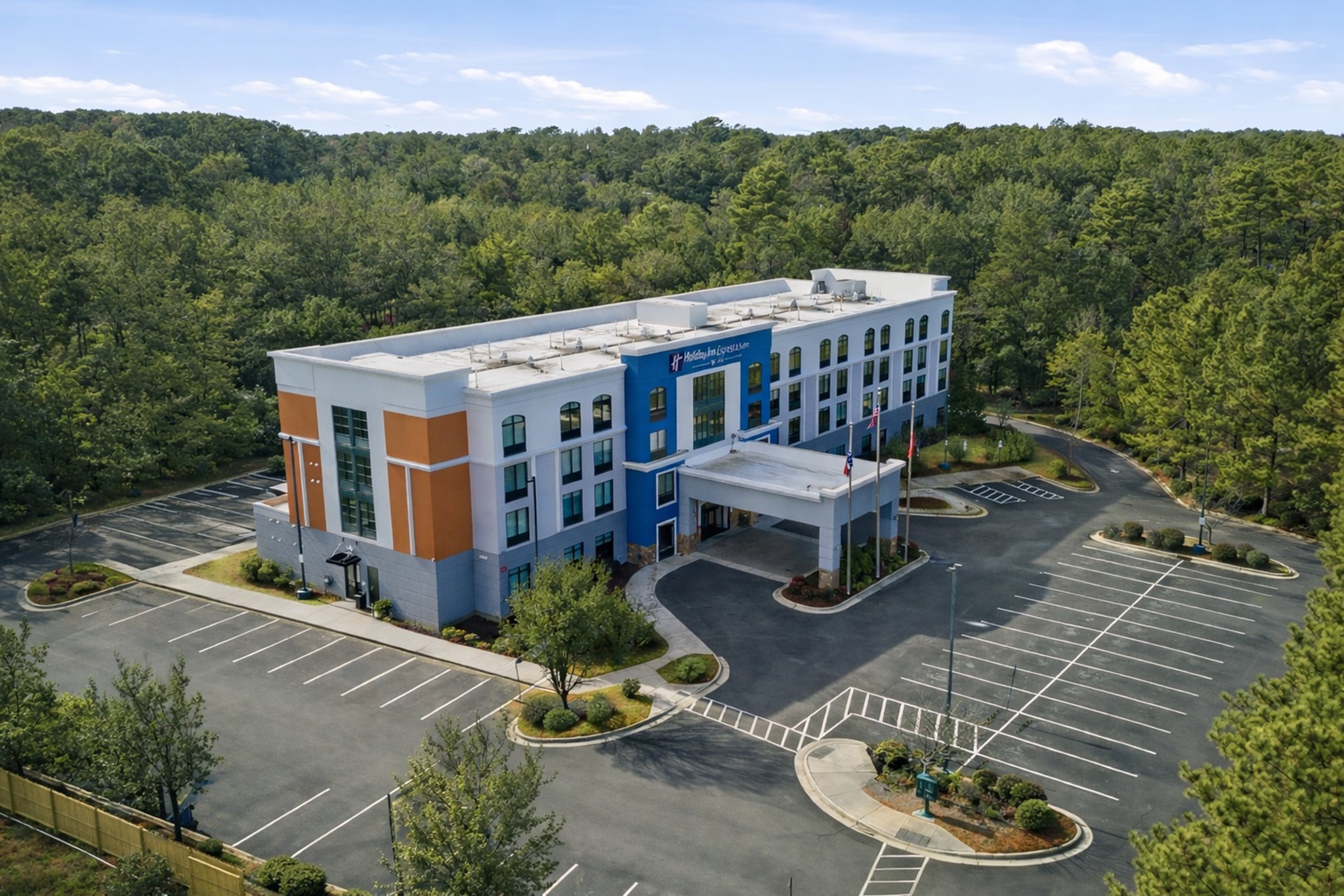 Holiday Inn Express & Suites Raleigh West - Lenovo Center by IHG Image