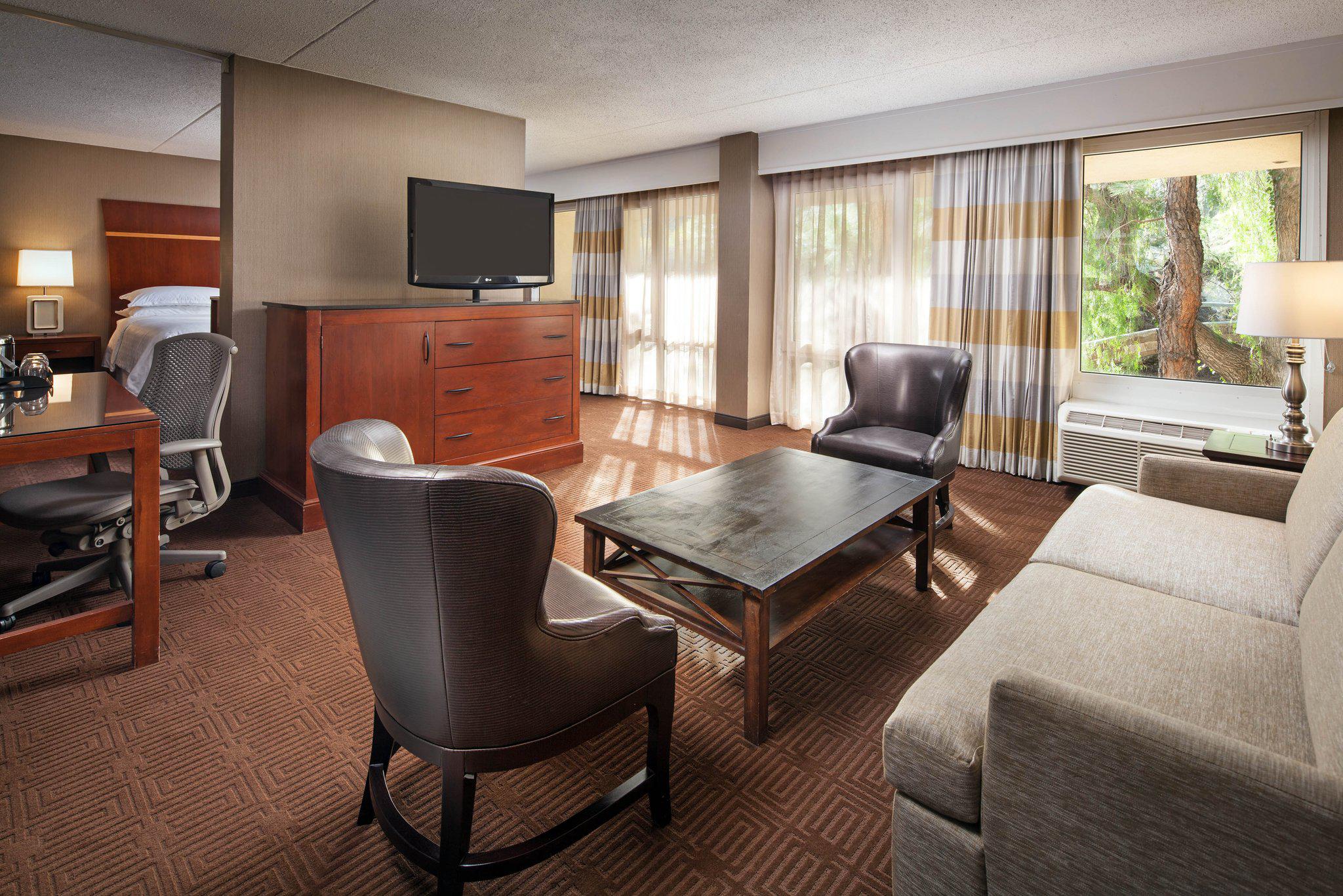 Sheraton Agoura Hills Hotel Photo