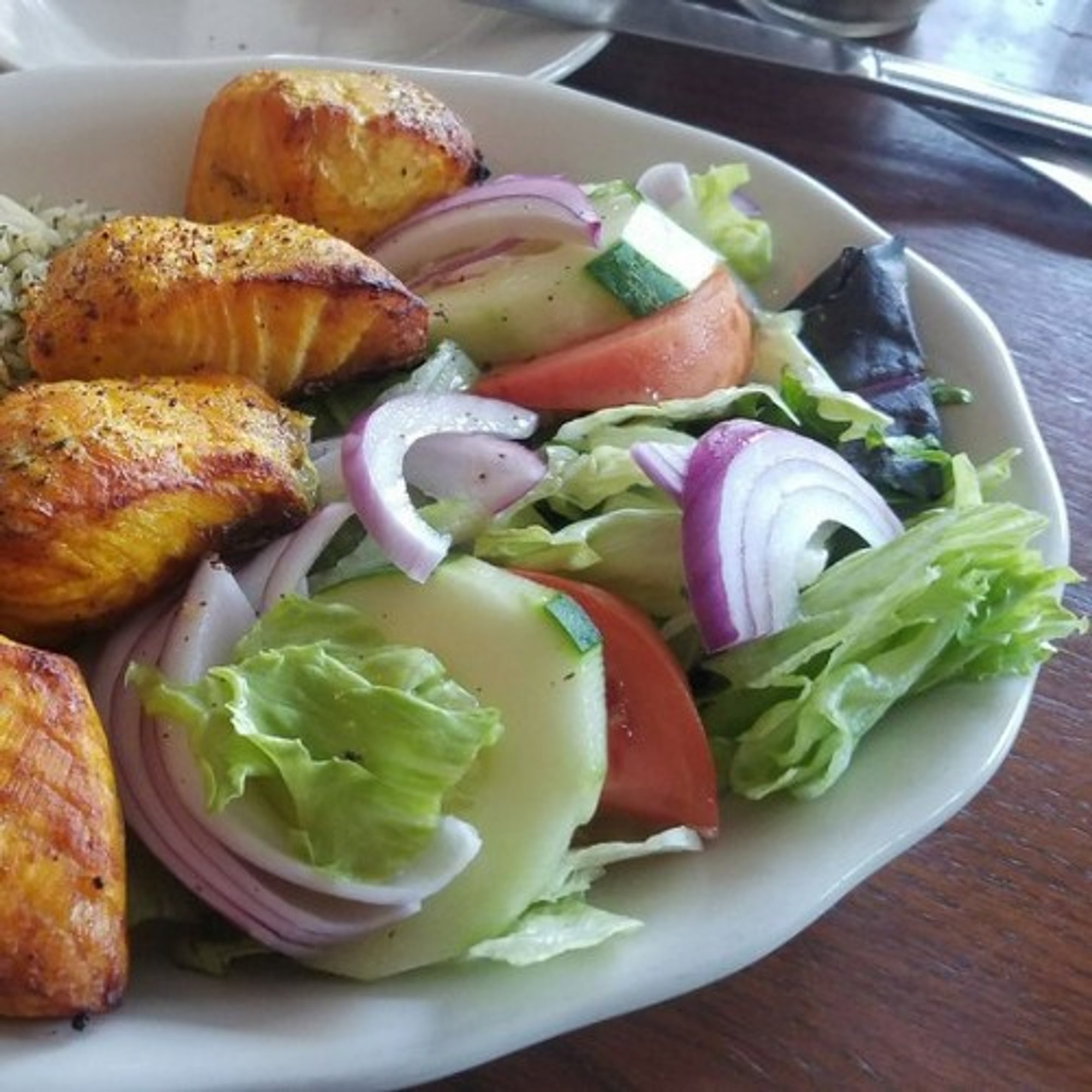 Grilled Salmon Salad