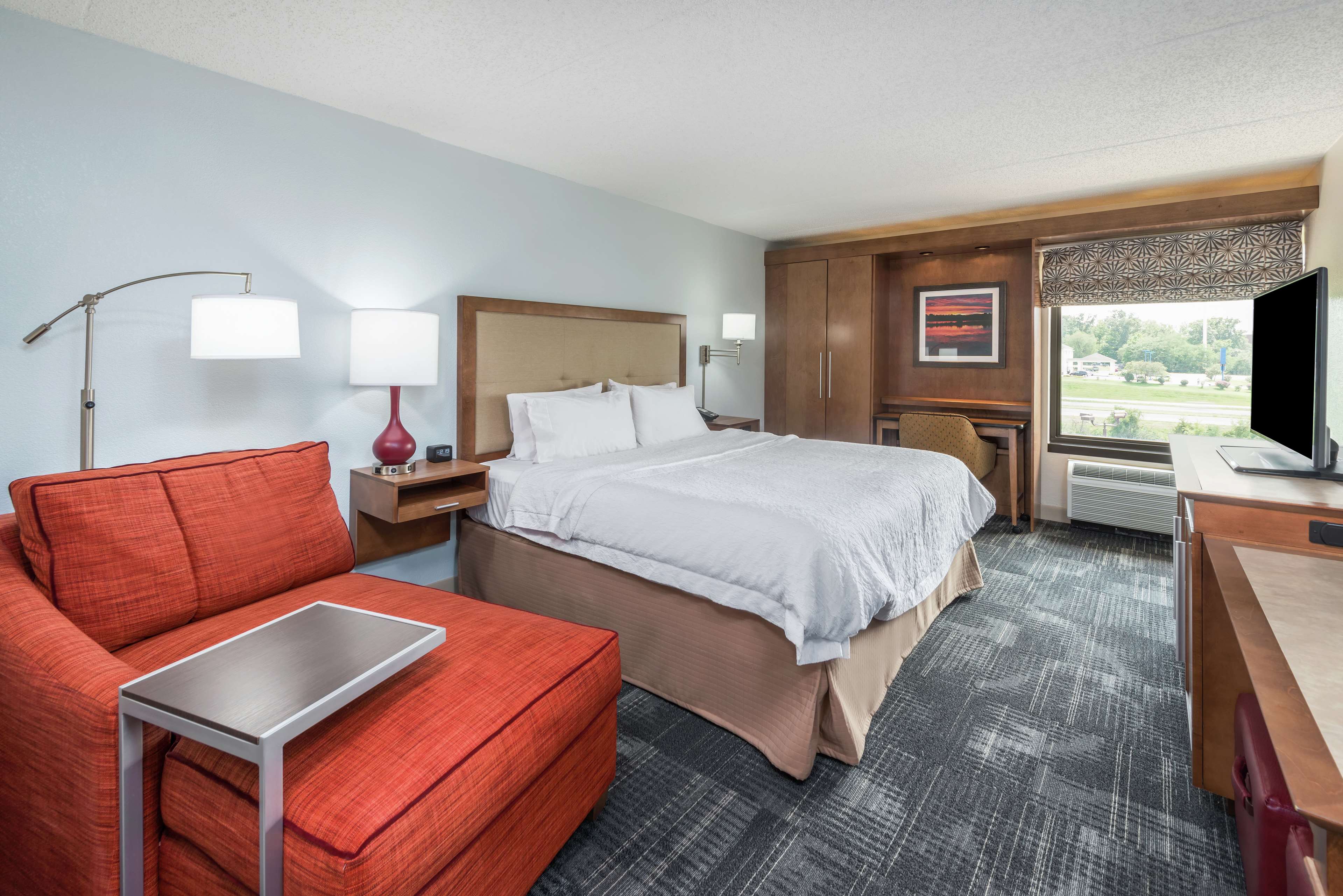 Guest room