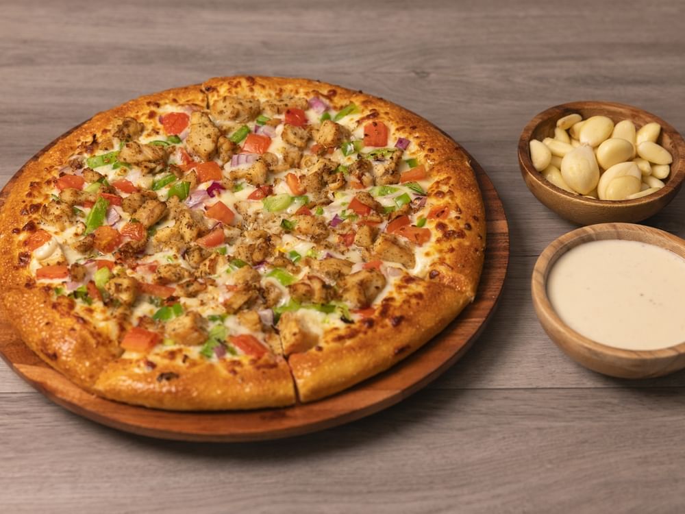 Medium Halal Chicken Garlic Pizza