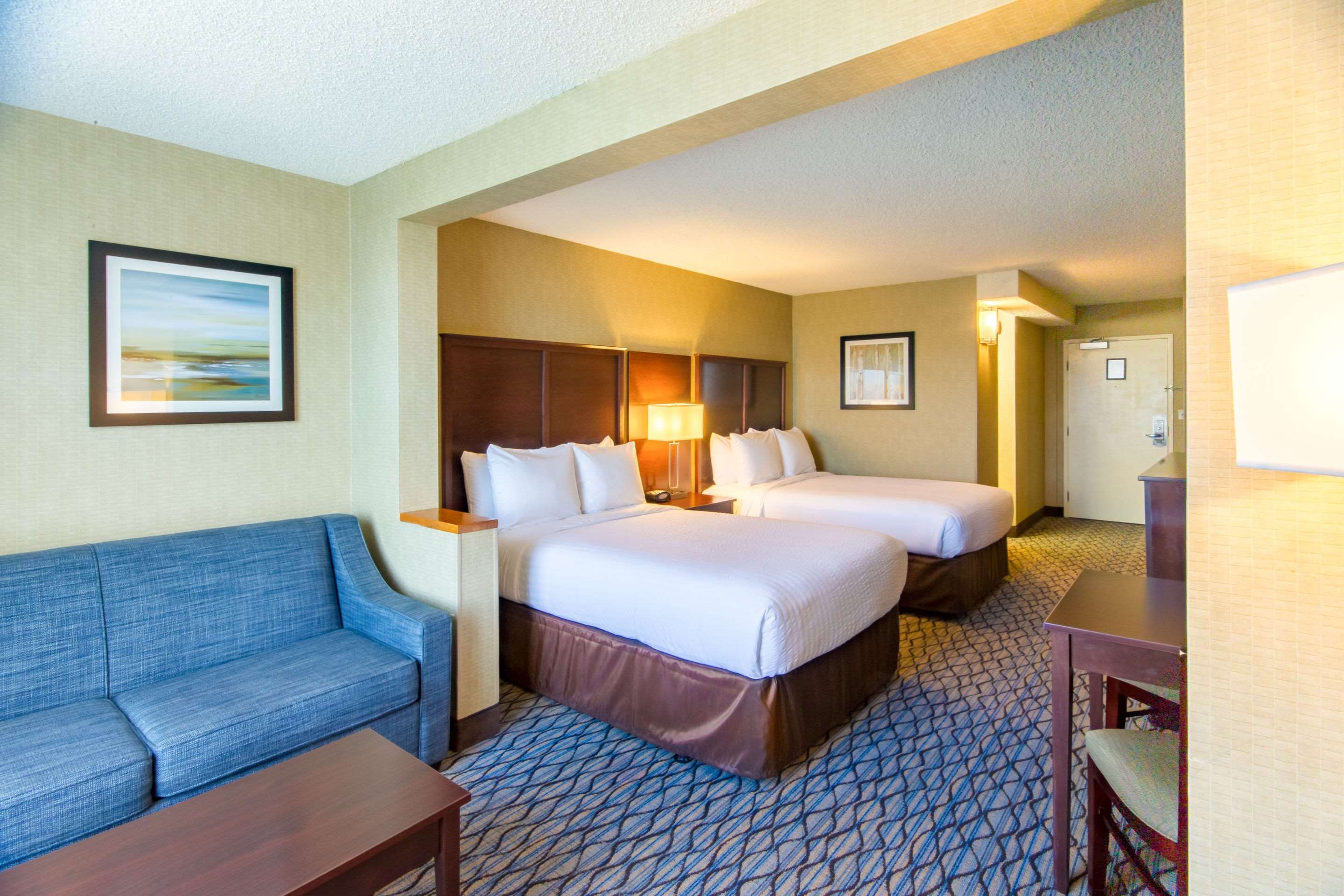 Clarion Hotel Anaheim Resort Photo