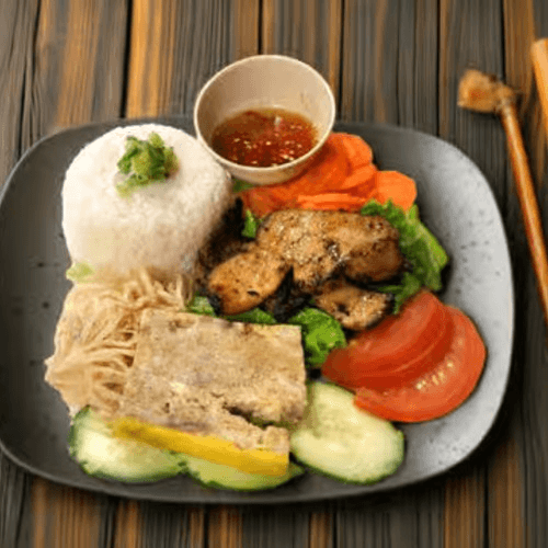 C5- Broken Rice with Grilled Porkchops, Shredded Pork & Shrimp Cake