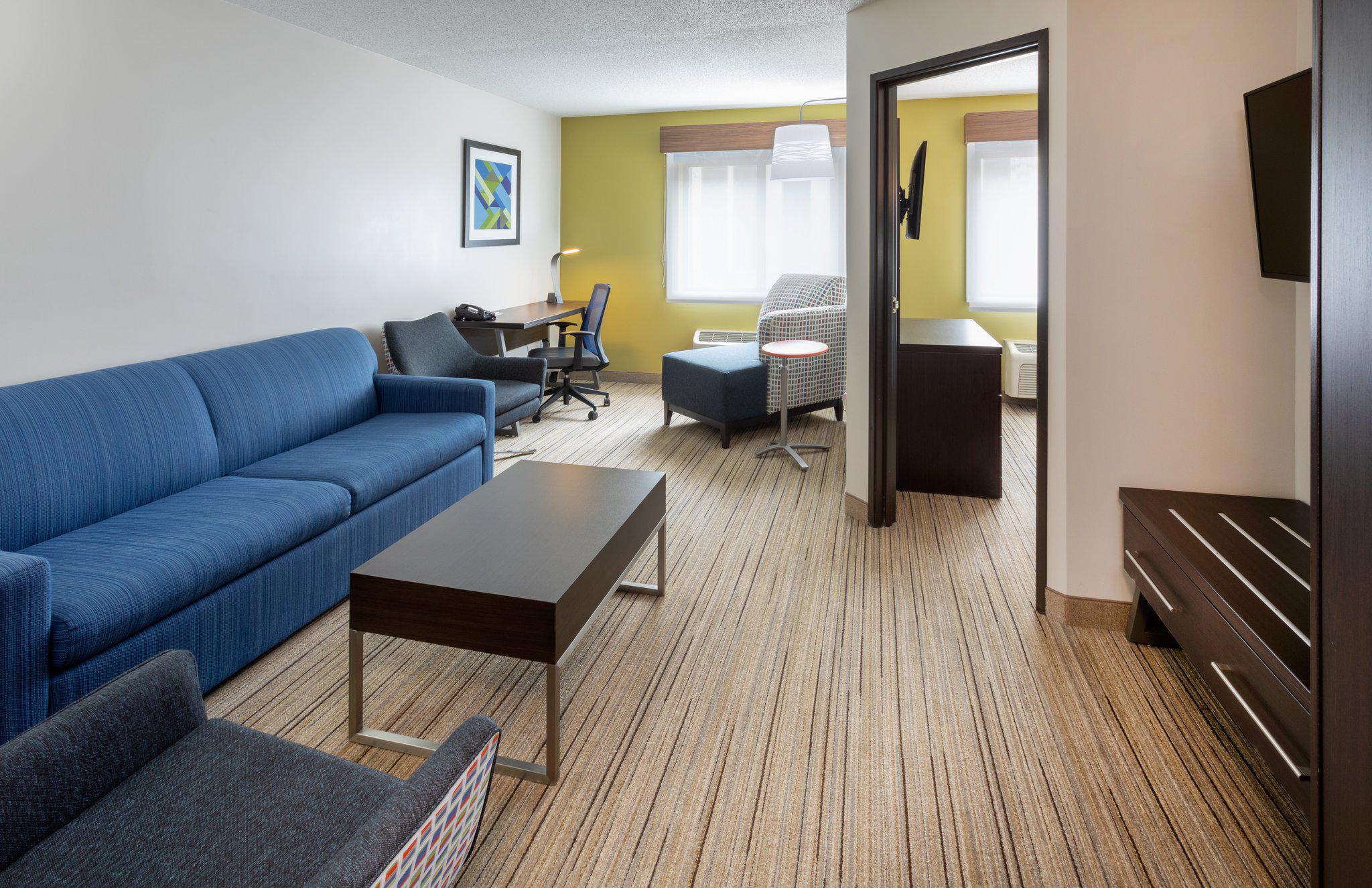 Holiday Inn Express & Suites Minneapolis-Dwtn (Conv Ctr) Photo