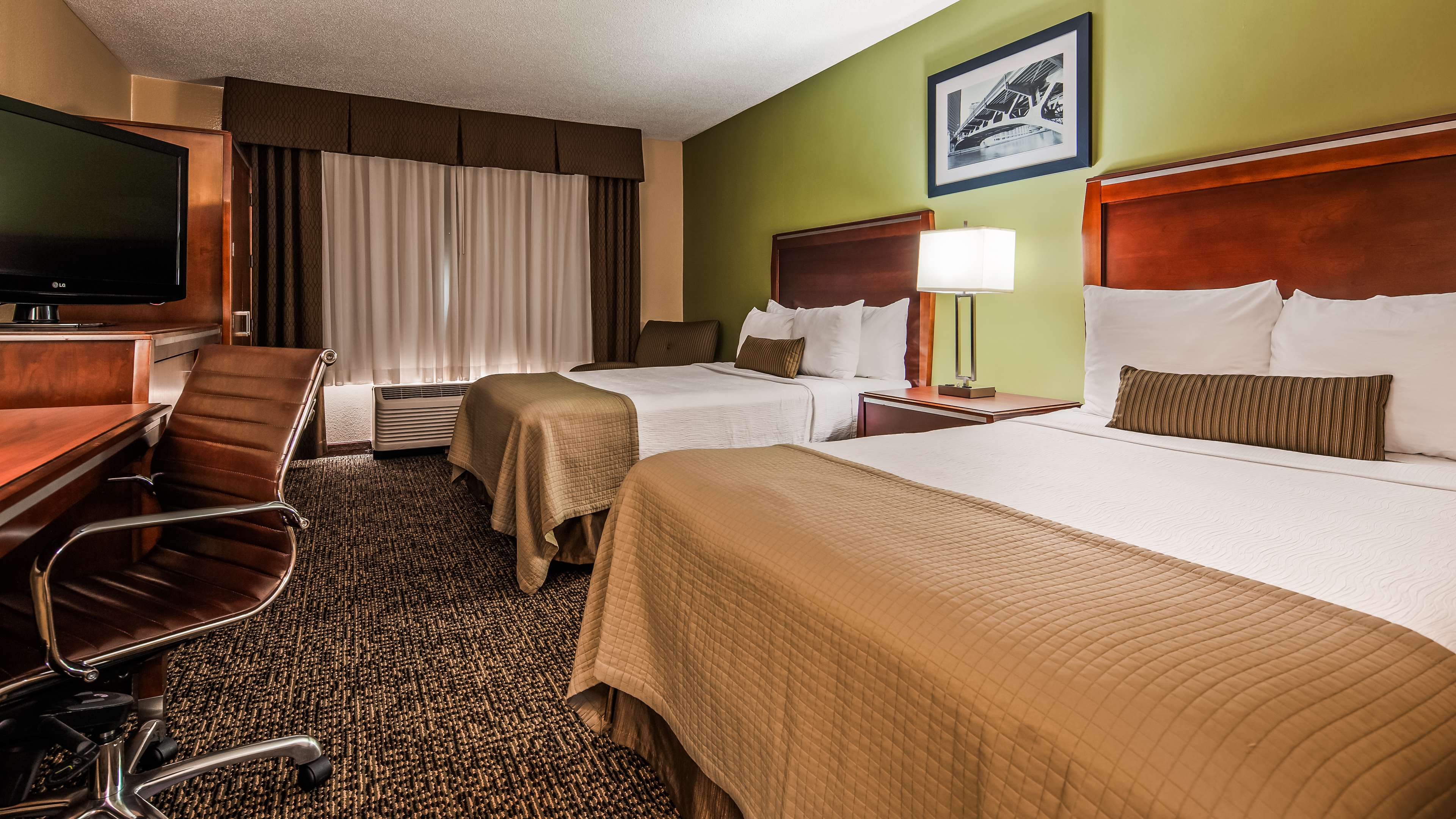 Best Western Plus Glenview-Chicagoland Inn & Suites Photo