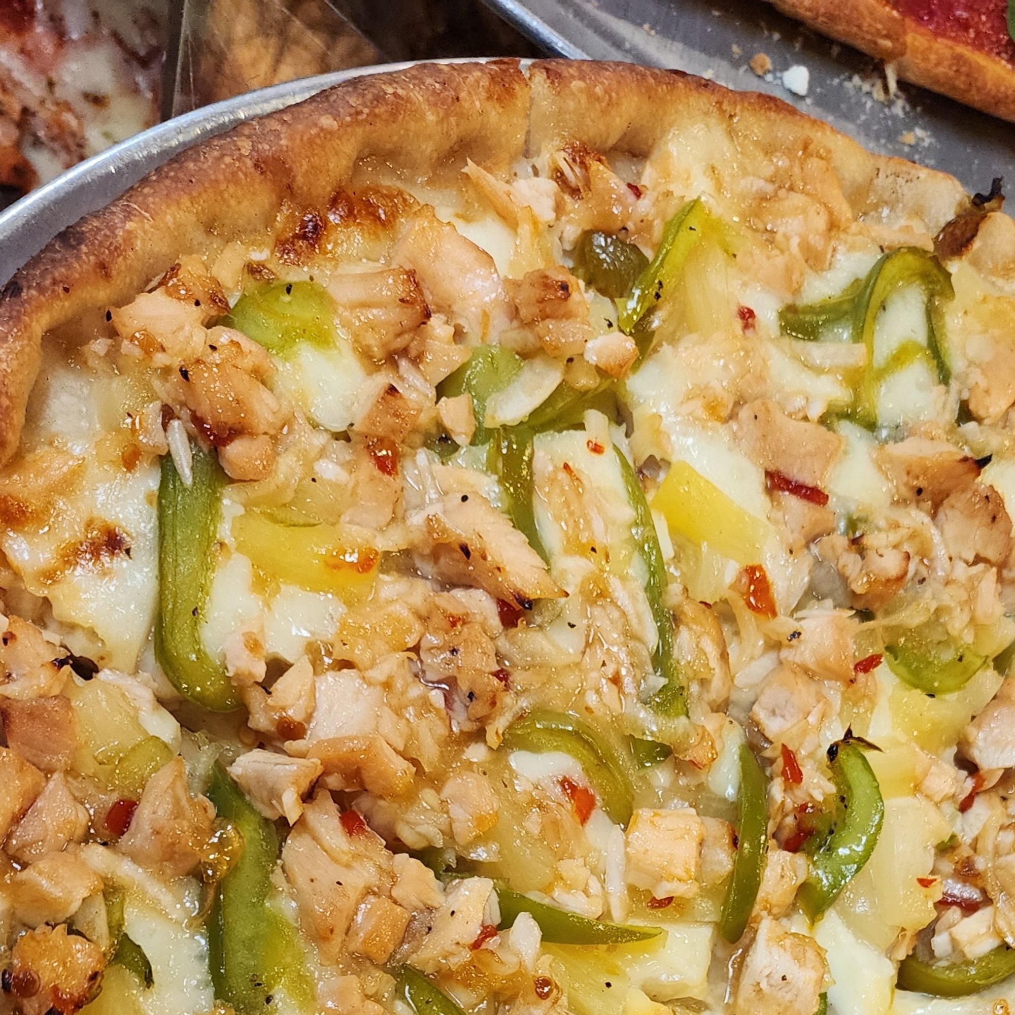 Sweet Chili Chicken Pizza