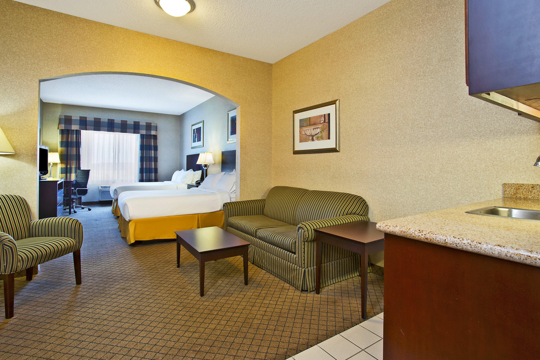 Holiday Inn Express & Suites Anderson Photo