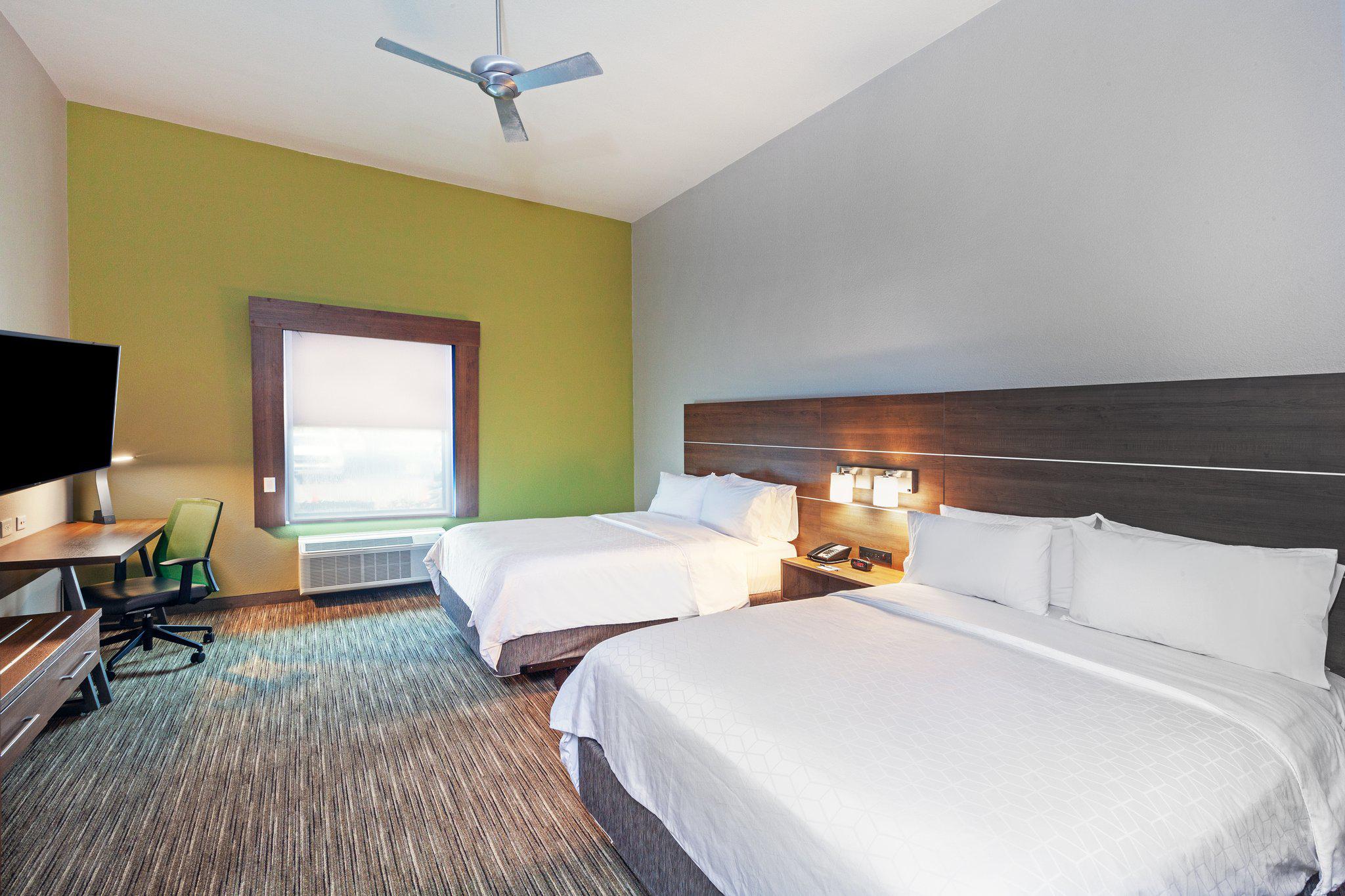 Holiday Inn Express & Suites Port Arthur Central-Mall Area Photo