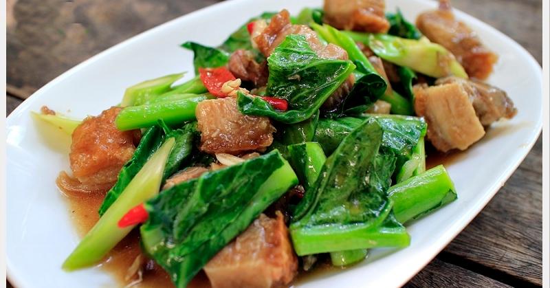 Chinese broccoli crispy pork