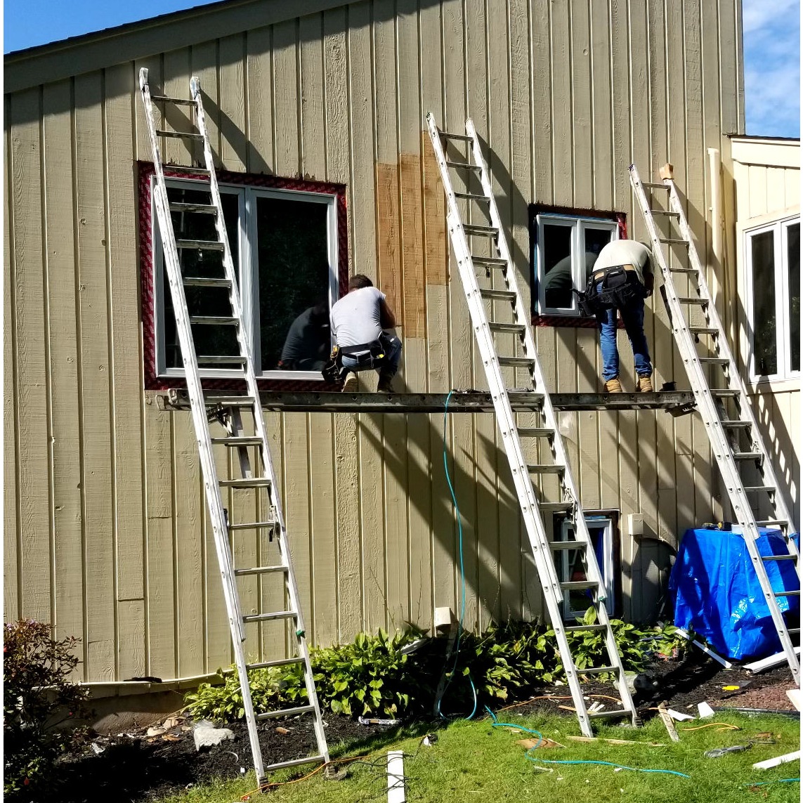 L Pro Painter and Carpenter Image