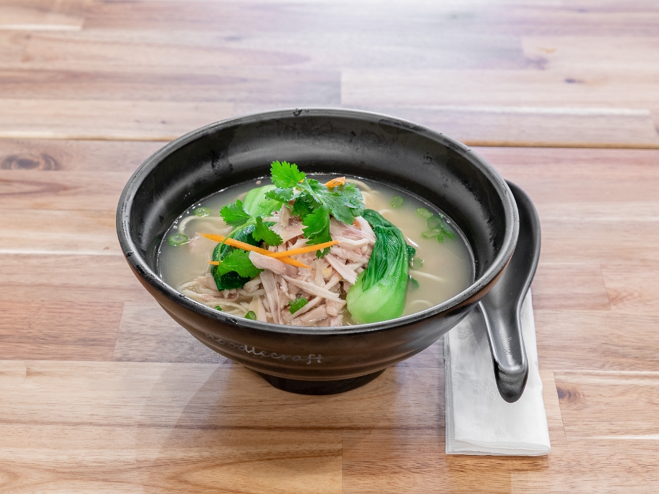C-3 Chicken Noodle Soup (鸡肉汤面)