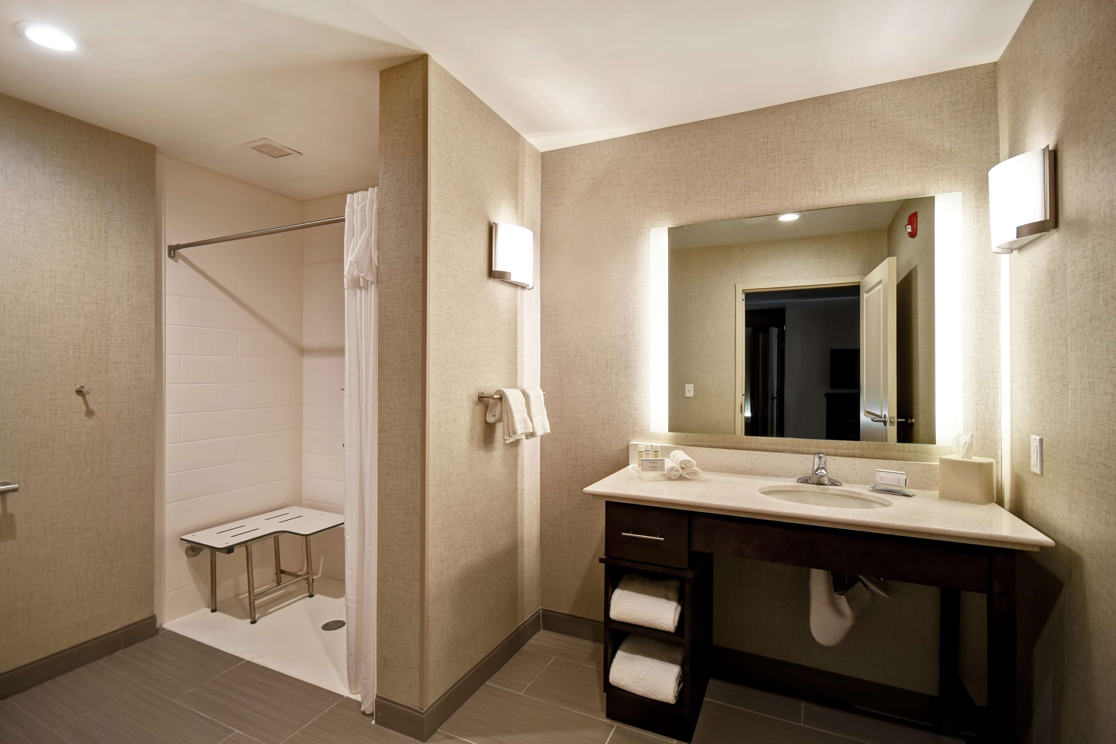 Homewood Suites by Hilton Novi Detroit Photo