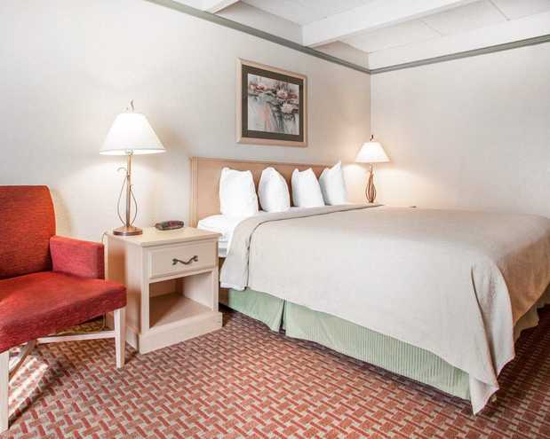 Images Quality Inn Lake of the Ozarks