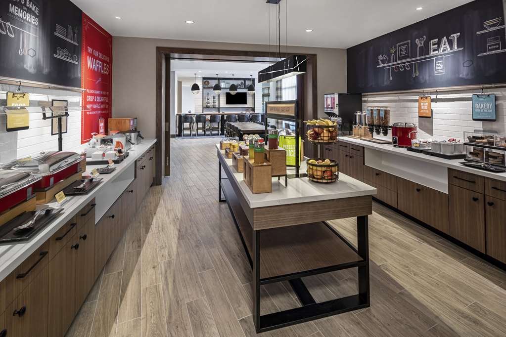 Hampton Inn Boston Woburn Image