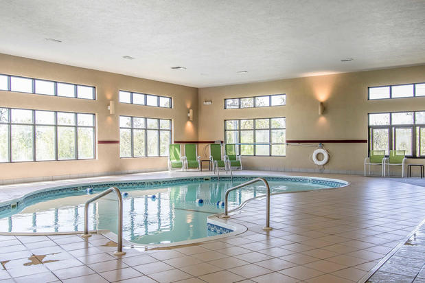Images Comfort Suites