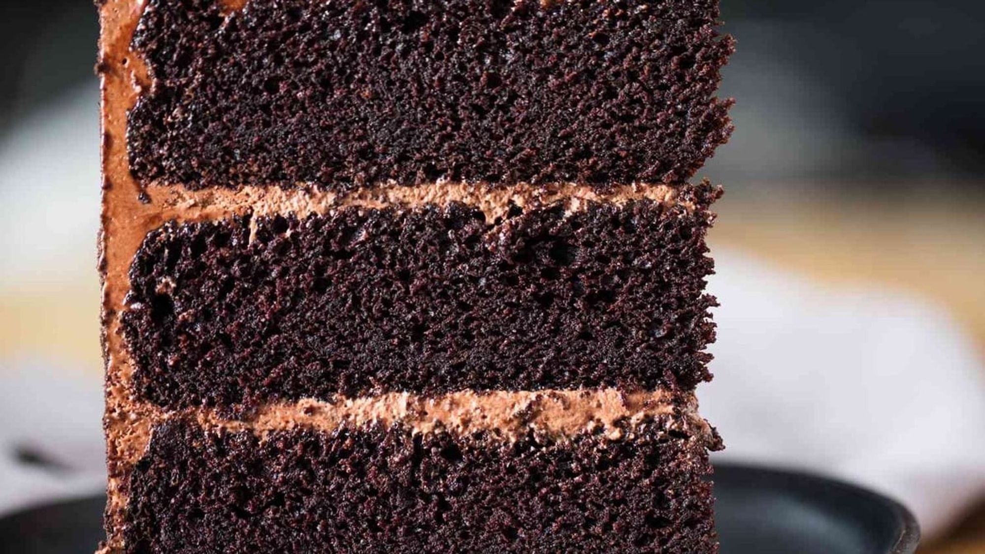 Triple Chocolate Cake Box 16 oz
