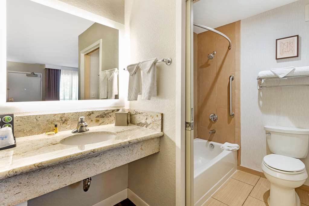 Best Western Plus Rancho Cordova Inn Image