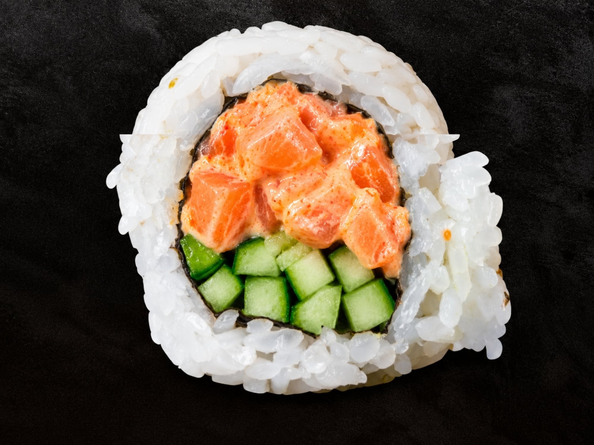 Spicy Salmon Roll*
