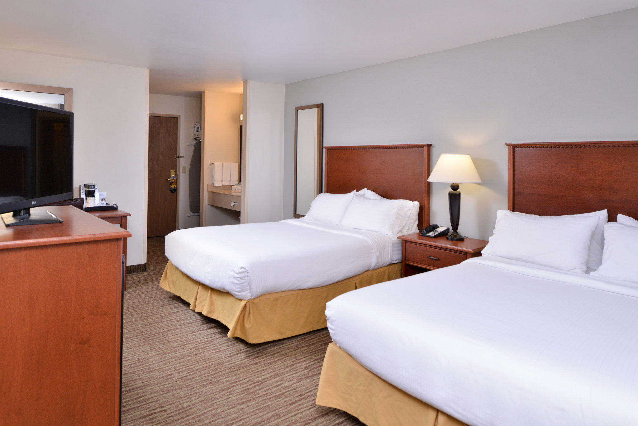 Holiday Inn Express & Suites Sioux Falls at Empire Mall Photo