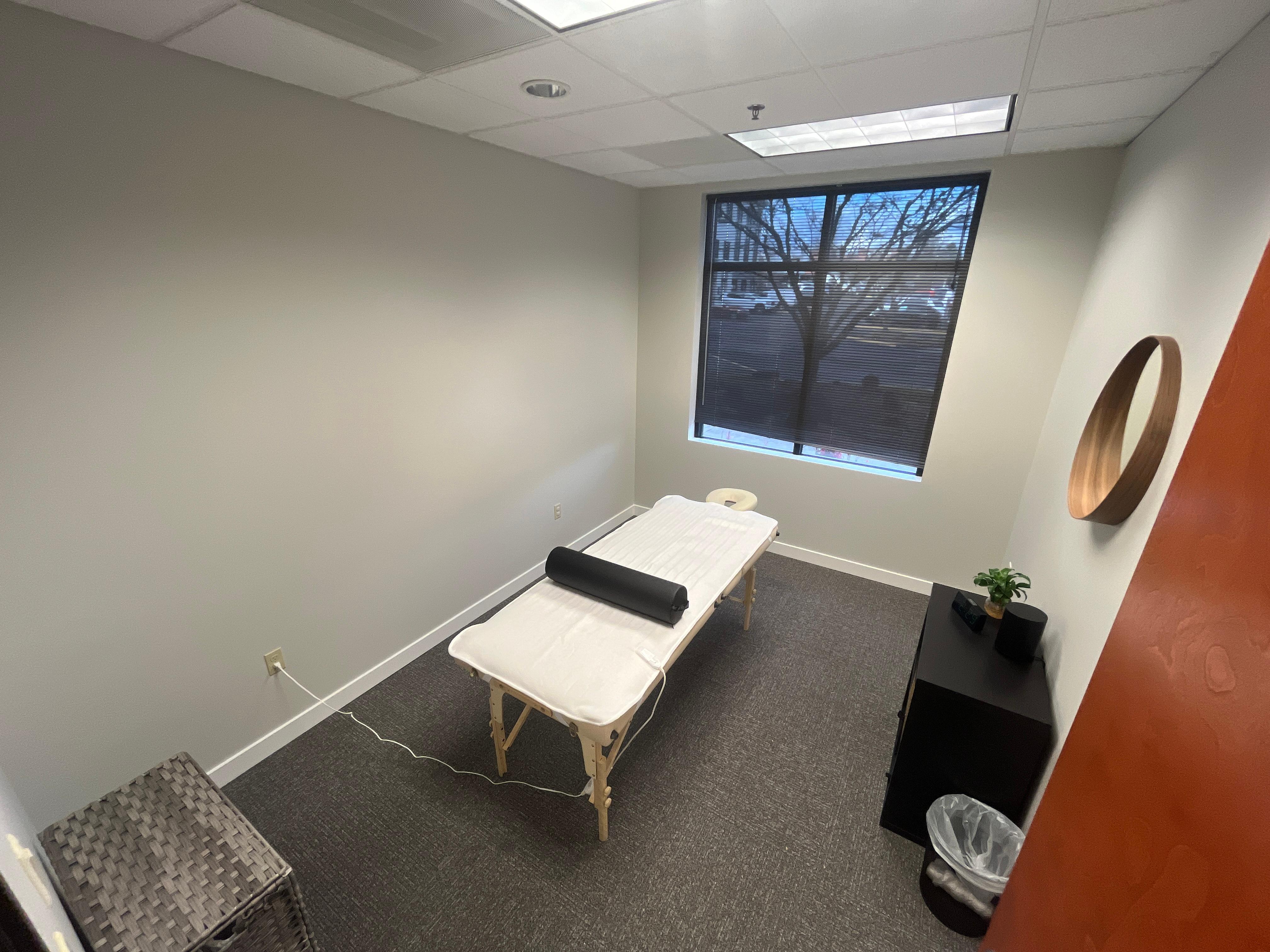 Accident Care Chiropractic Image