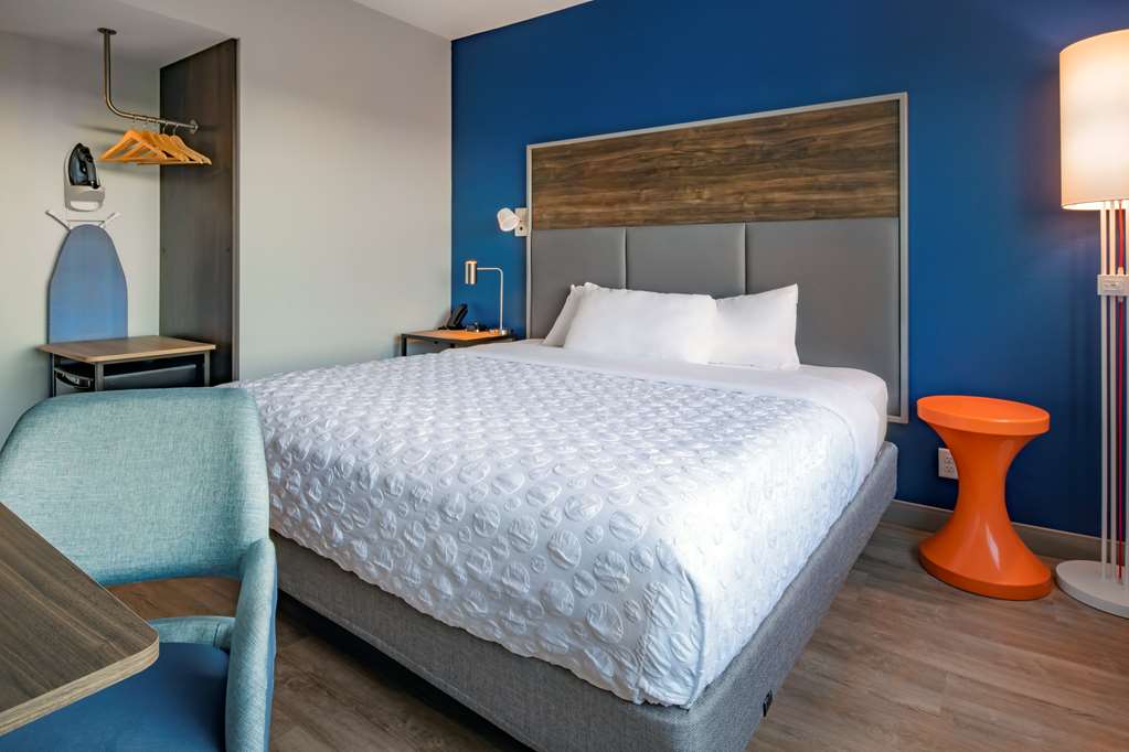 Tru by Hilton Omaha I-80 at 72nd Street Image