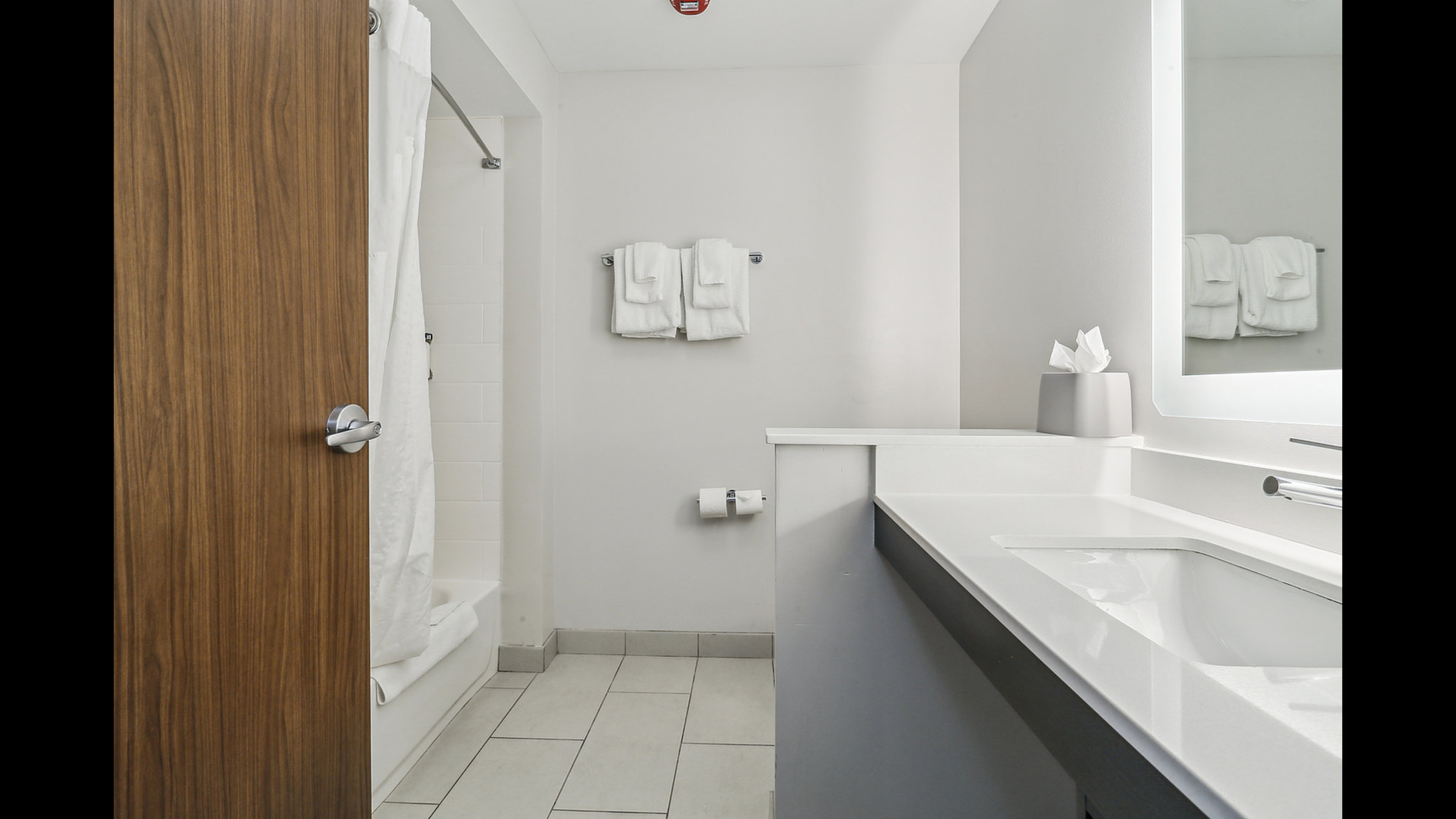 Holiday Inn Express & Suites Bensenville - O'Hare by IHG Image