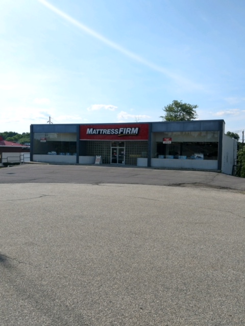 Mattress Firm Route 211 East Photo