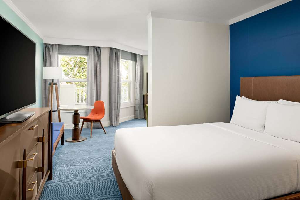 Hayes Mansion San Jose, Curio Collection by Hilton Image