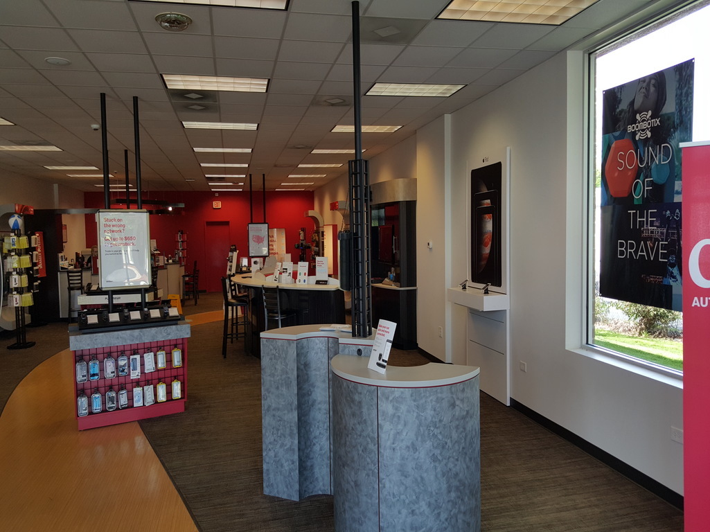 Verizon Authorized Retailer - TCC Photo