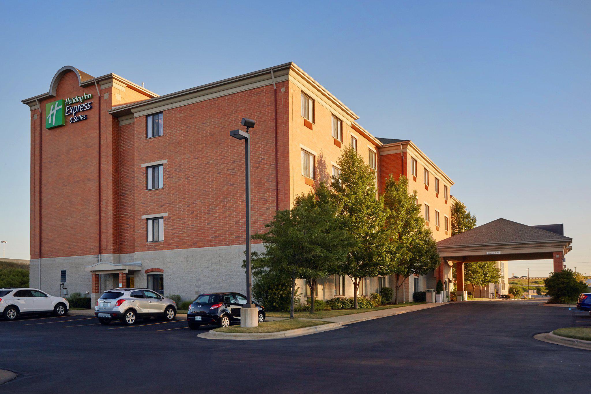 Holiday Inn Express & Suites Grand Rapids - South Photo