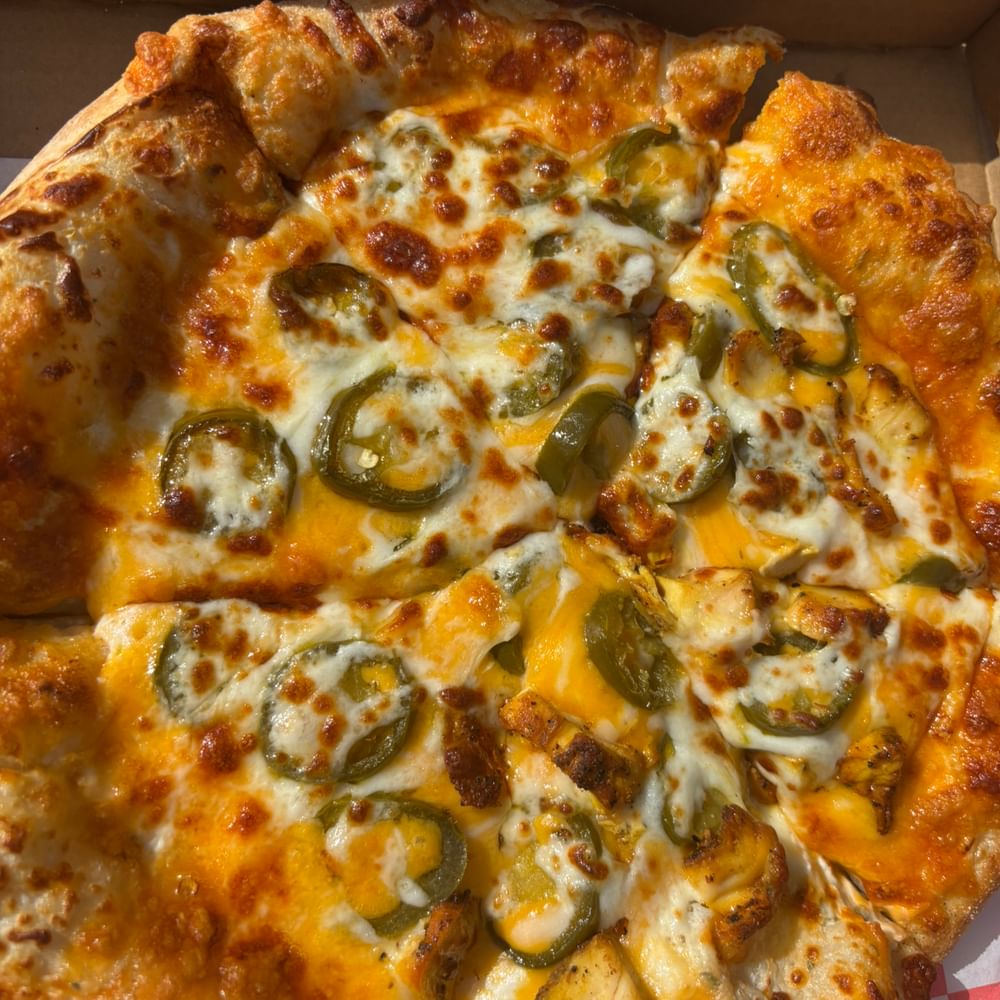 Chicken Jalapeno Popper Pizza